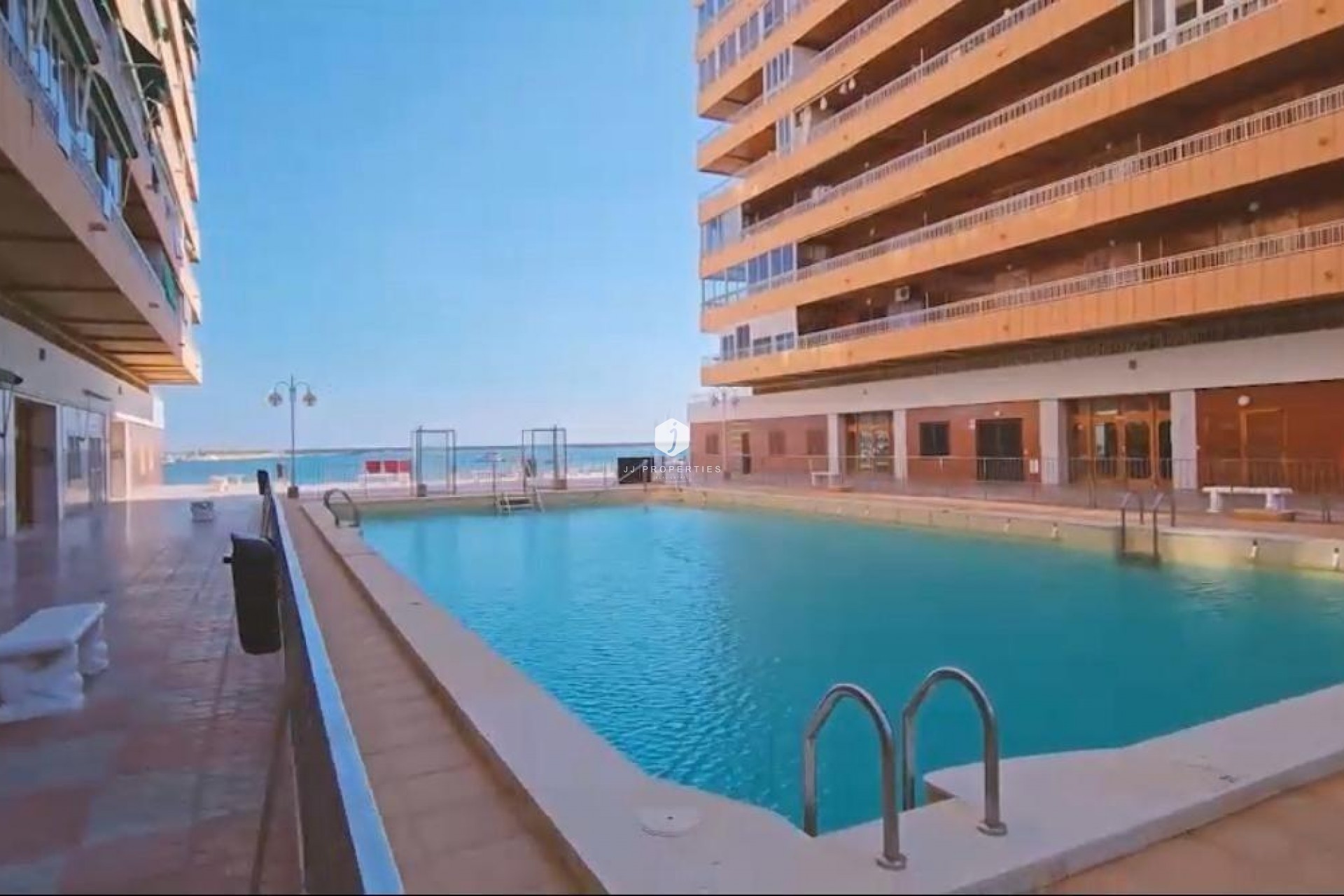 Tweedehands - Penthouse -
Torrevieja - El Acequión - Los Náufragos
