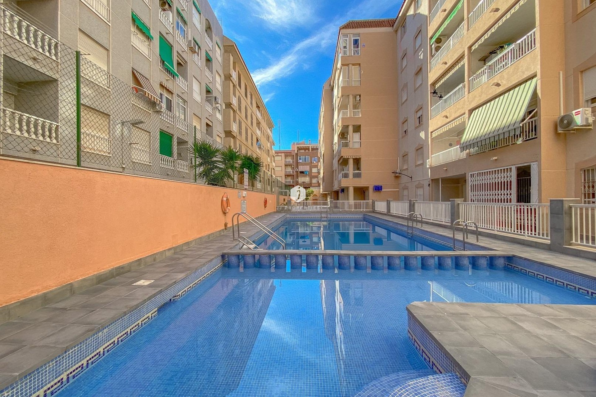 Tweedehands - Penthouse -
Torrevieja - El Acequión - Los Náufragos