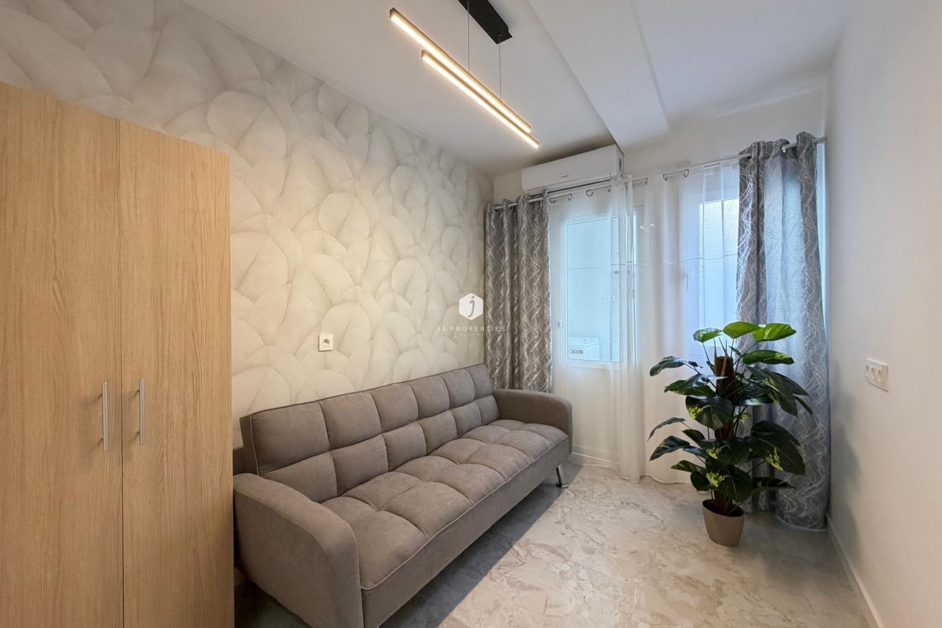 Tweedehands - Penthouse -
Torrevieja - Estacion de autobuses