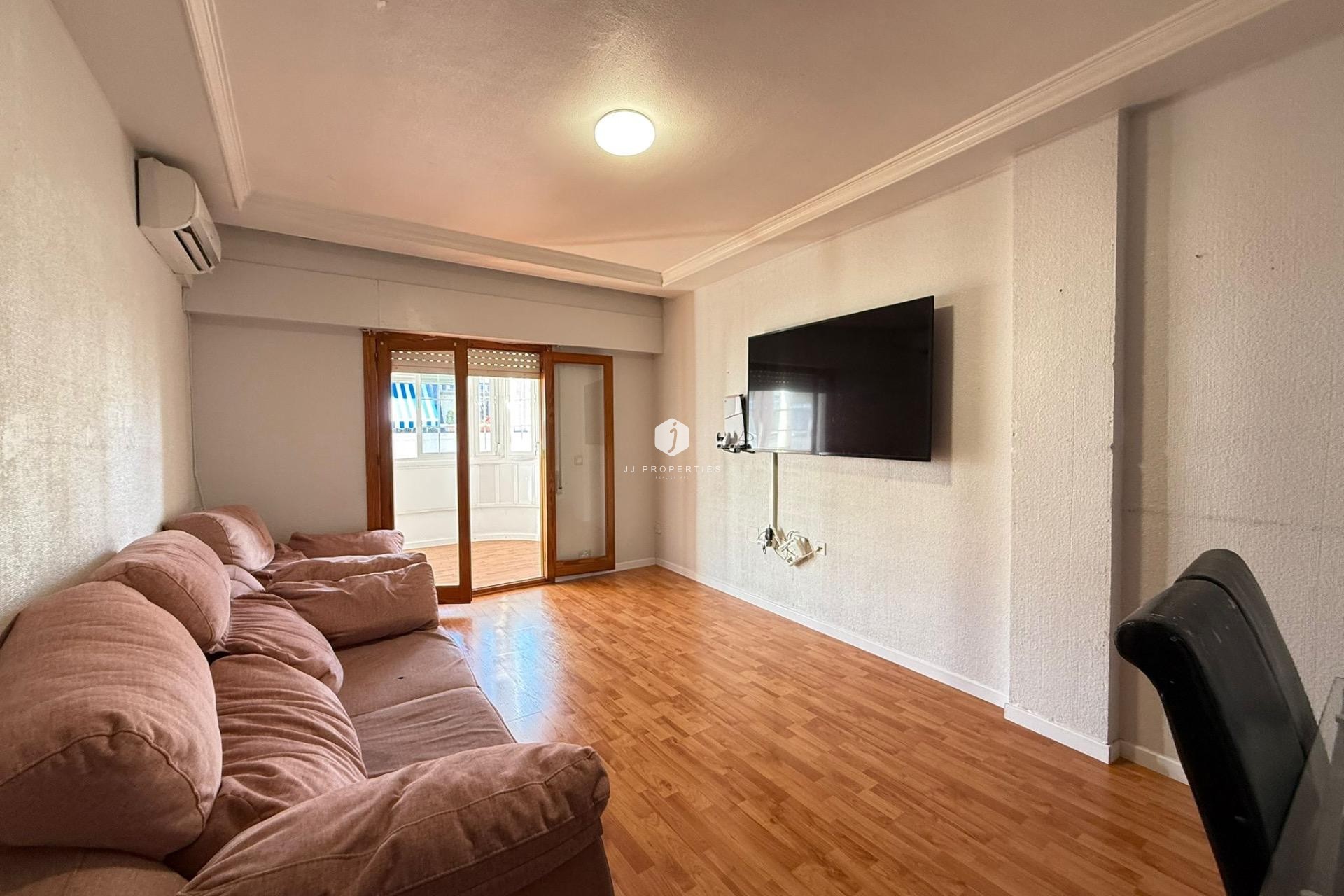 Tweedehands - Penthouse -
Torrevieja - Estacion de autobuses