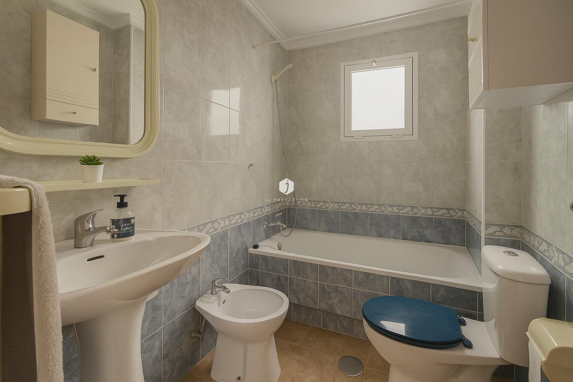 Tweedehands - Penthouse -
Torrevieja - Playa de los Locos