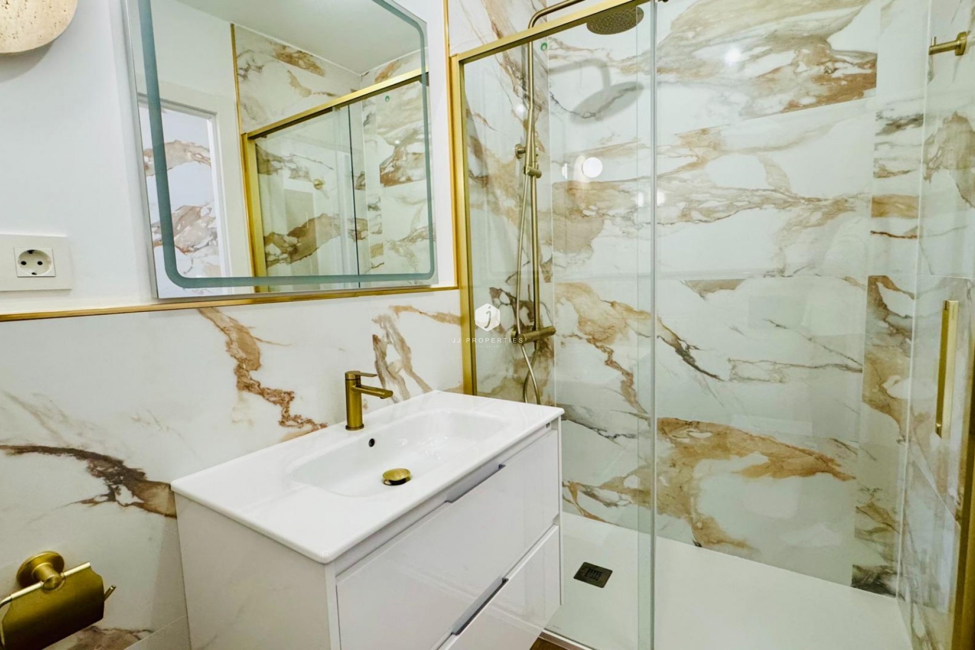 Tweedehands - Penthouse -
Torrevieja - Punta prima