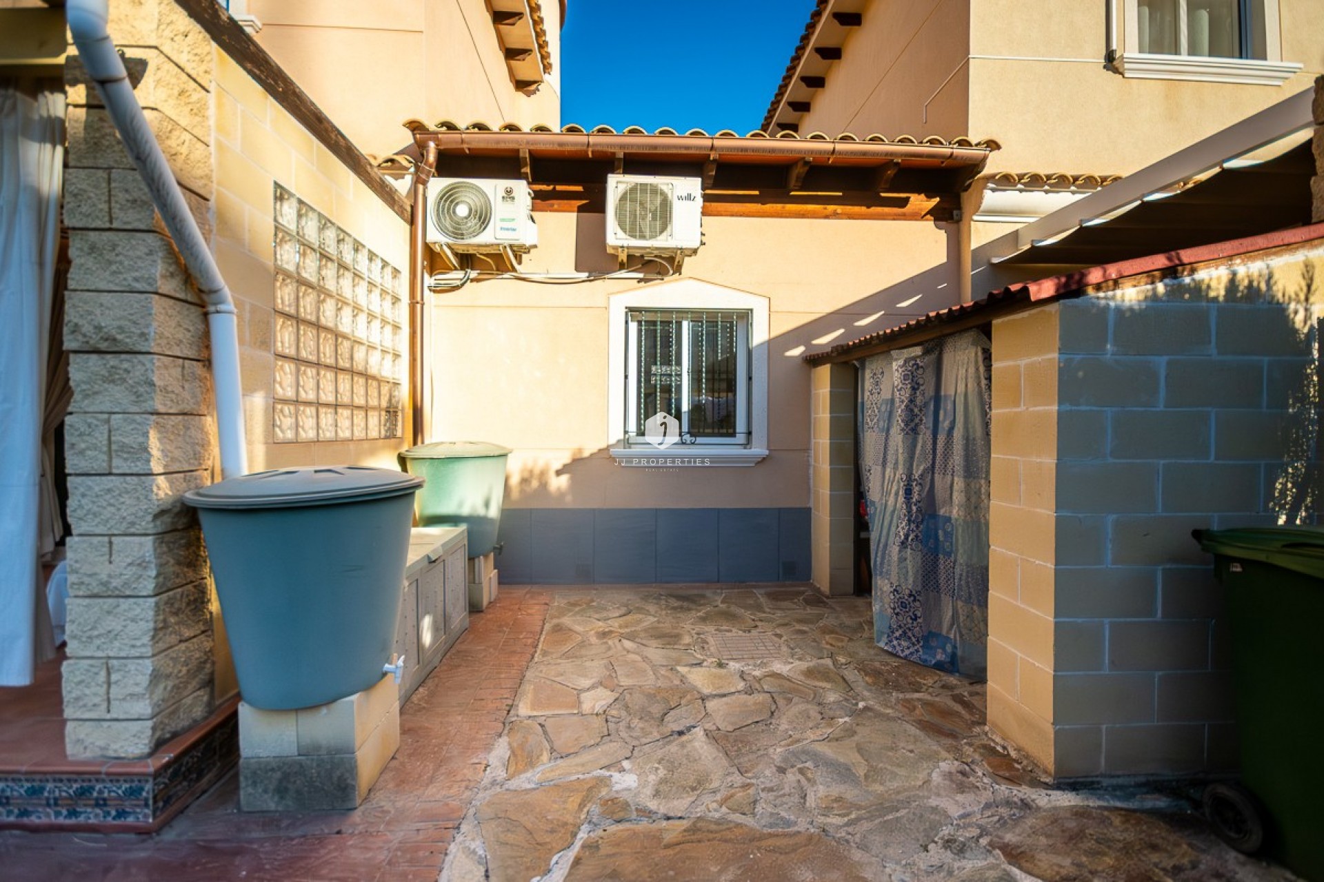 Tweedehands - Villa -
Benferri - Inland