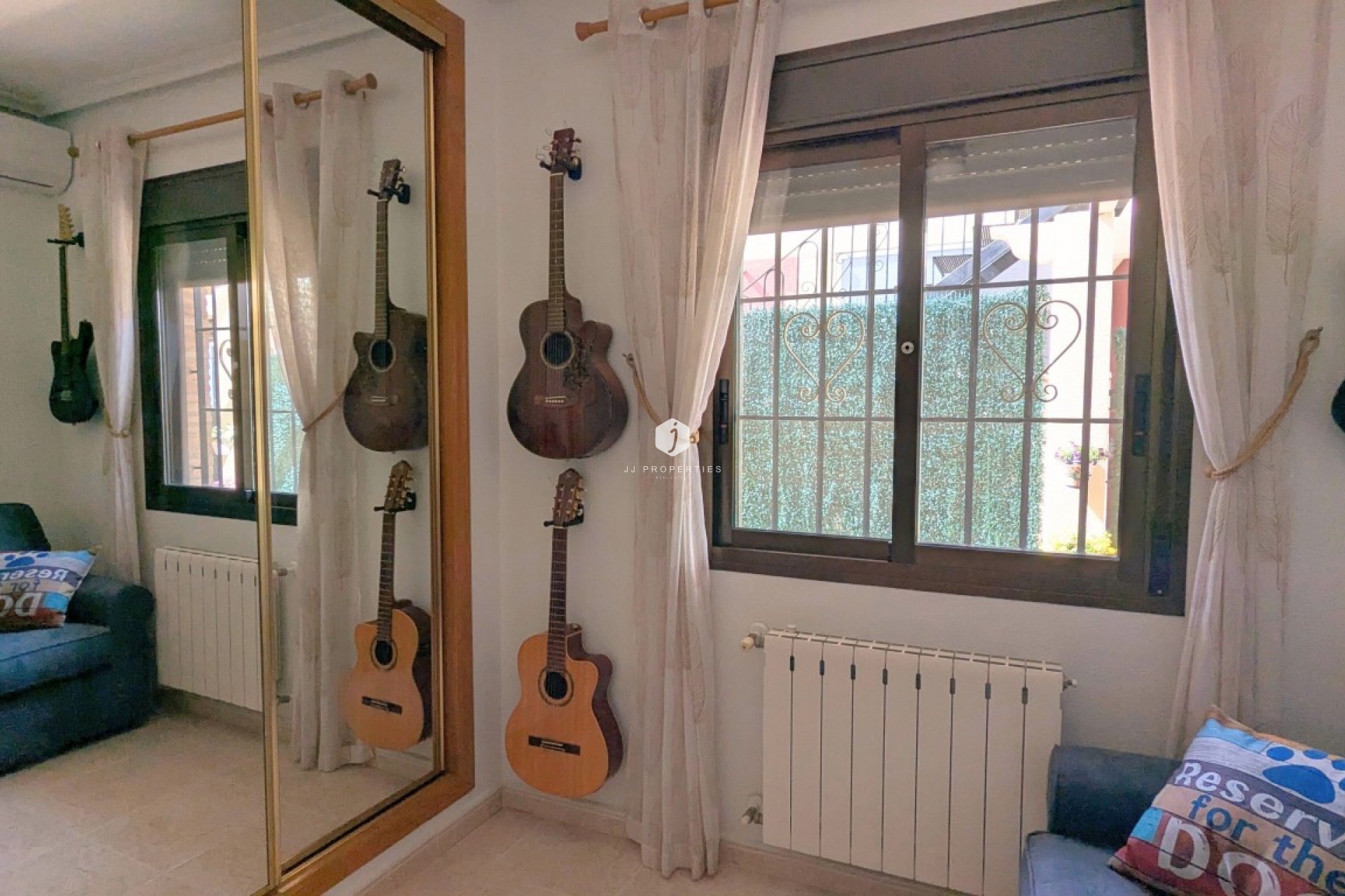 Tweedehands - Villa -
Bigastro - Inland