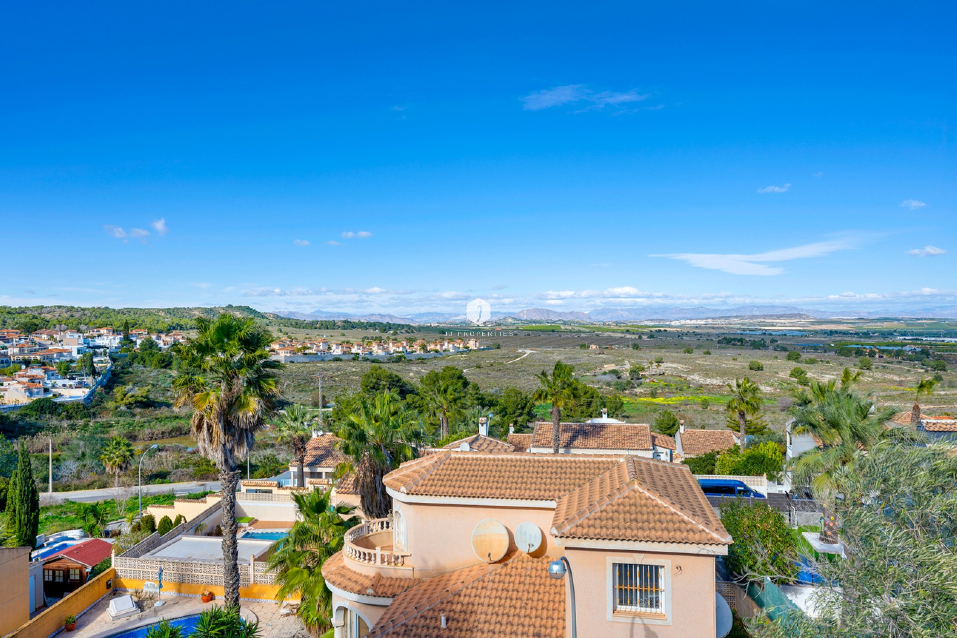Tweedehands - Villa -
Ciudad De Las Comunicaciones - Costa Blanca