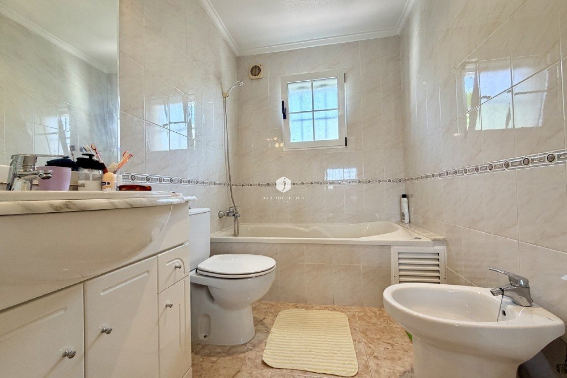 Tweedehands - Villa -
Ciudad Quesada - Costa Blanca