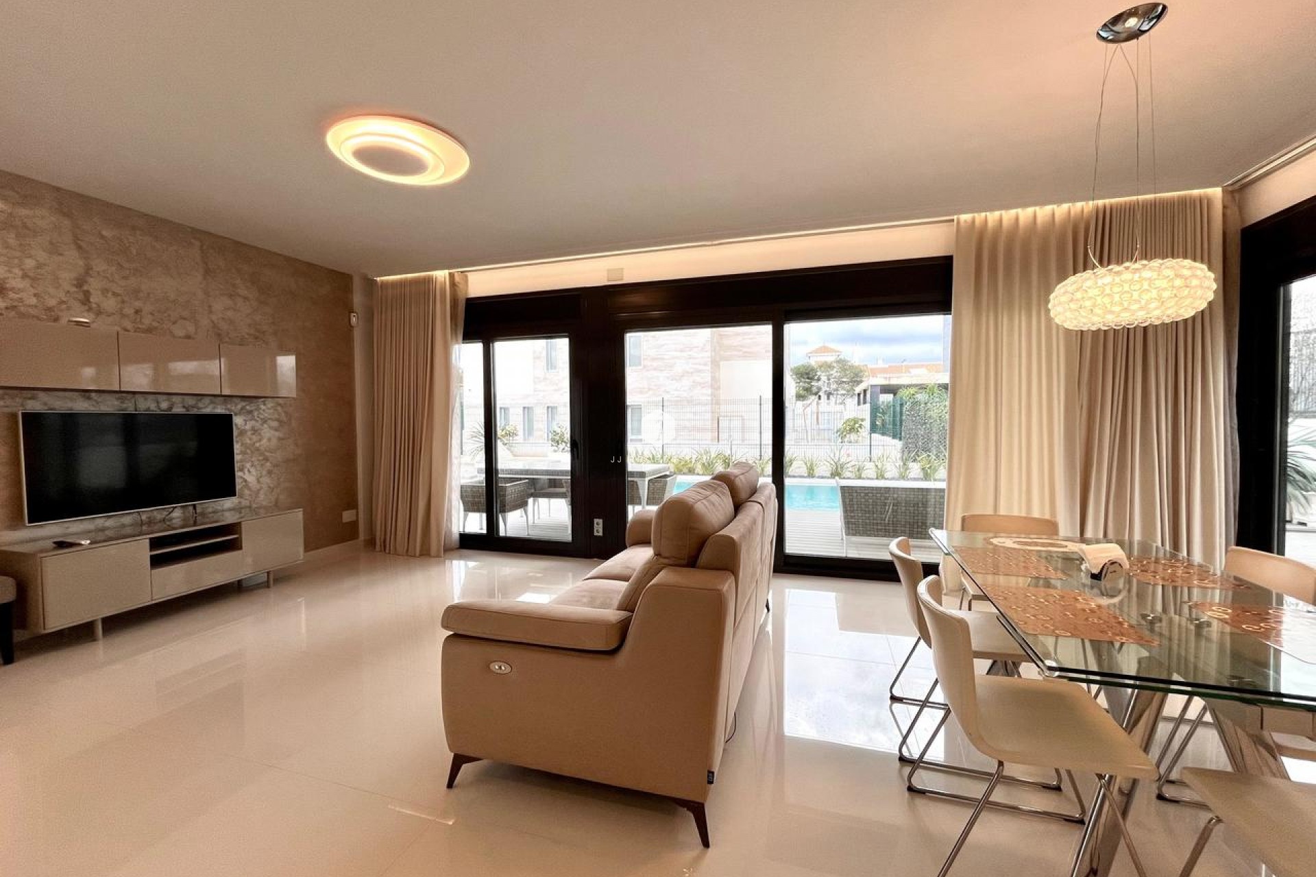 Tweedehands - Villa -
Dehesa de Campoamor - Costa Blanca