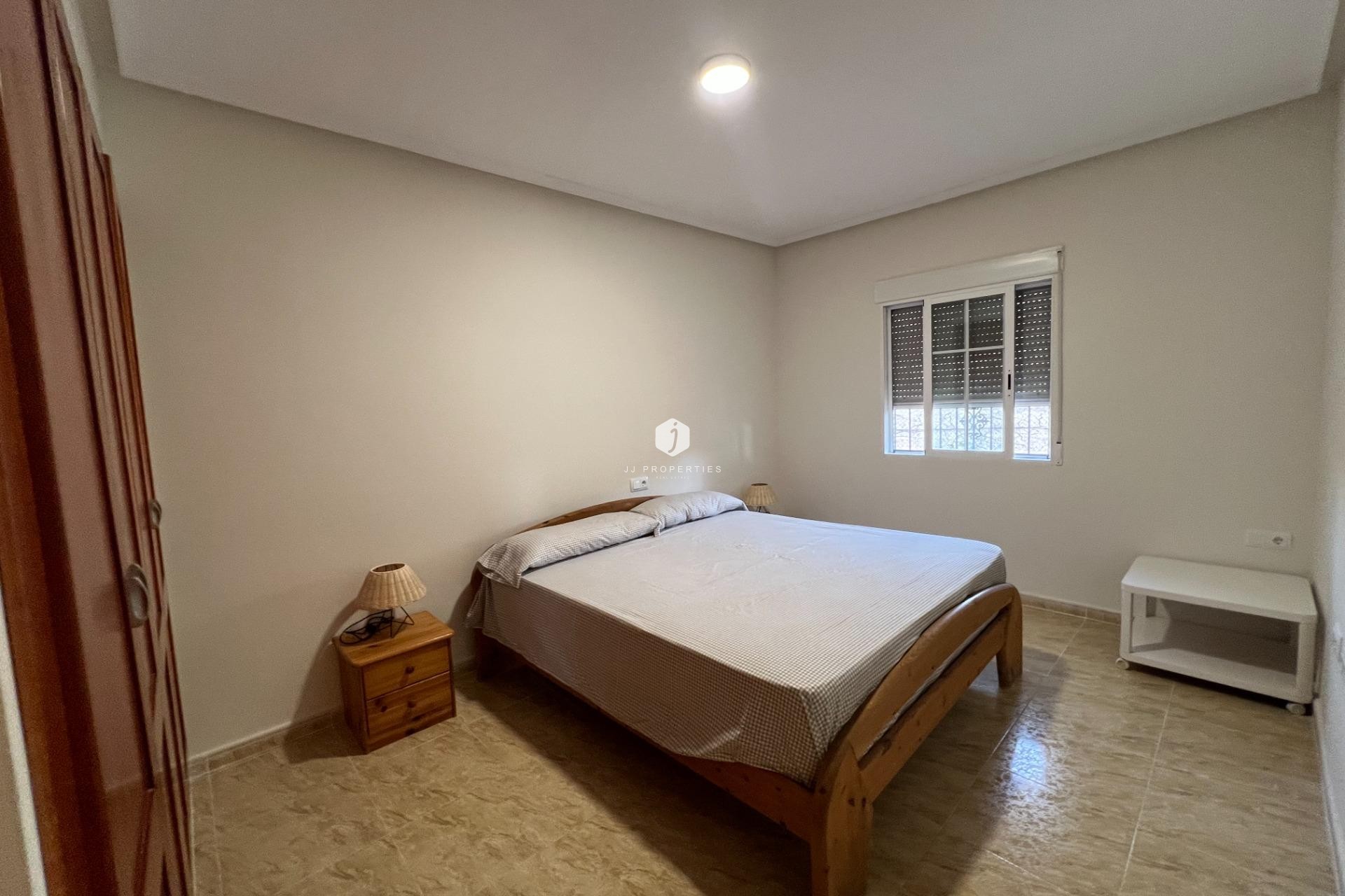 Tweedehands - Villa -
Dolores - Cmno. Escorredor