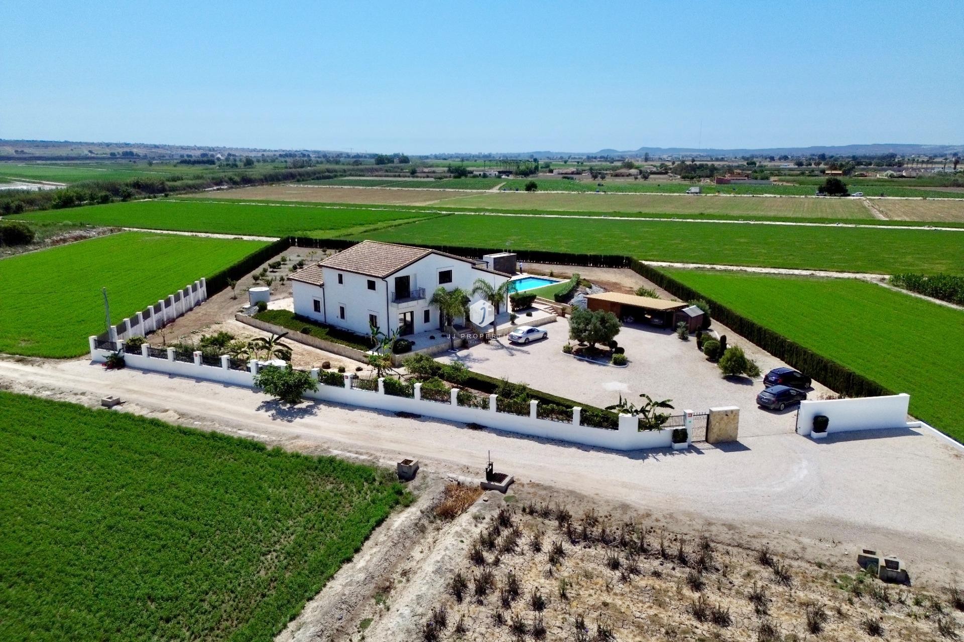 Tweedehands - Villa -
Dolores - Comunidad Valenciana