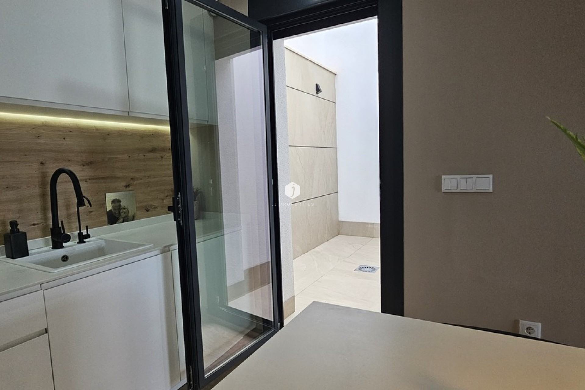 Tweedehands - Villa -
Dolores - Sector 4