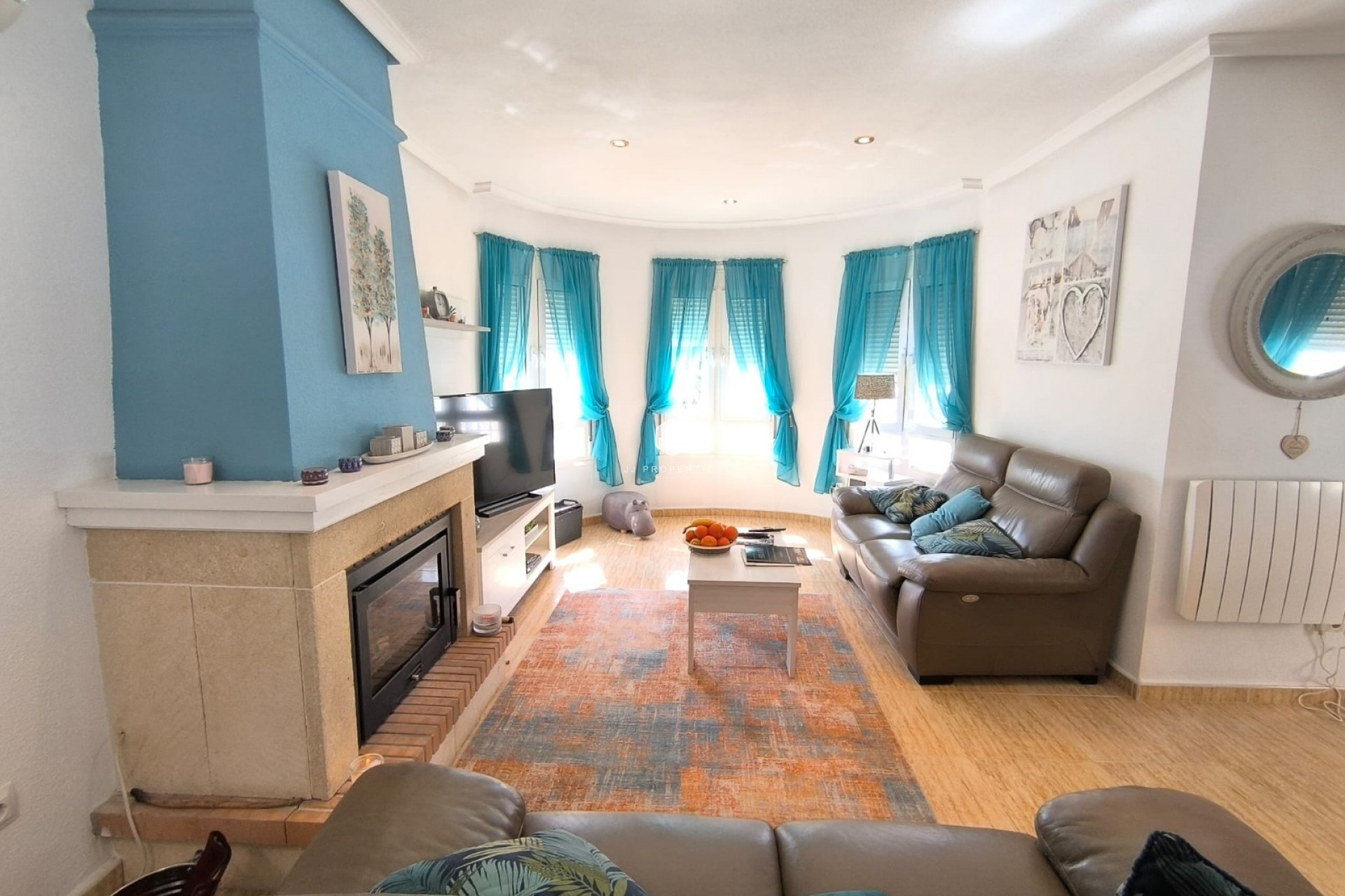 Tweedehands - Villa -
El Raso - Costa Blanca