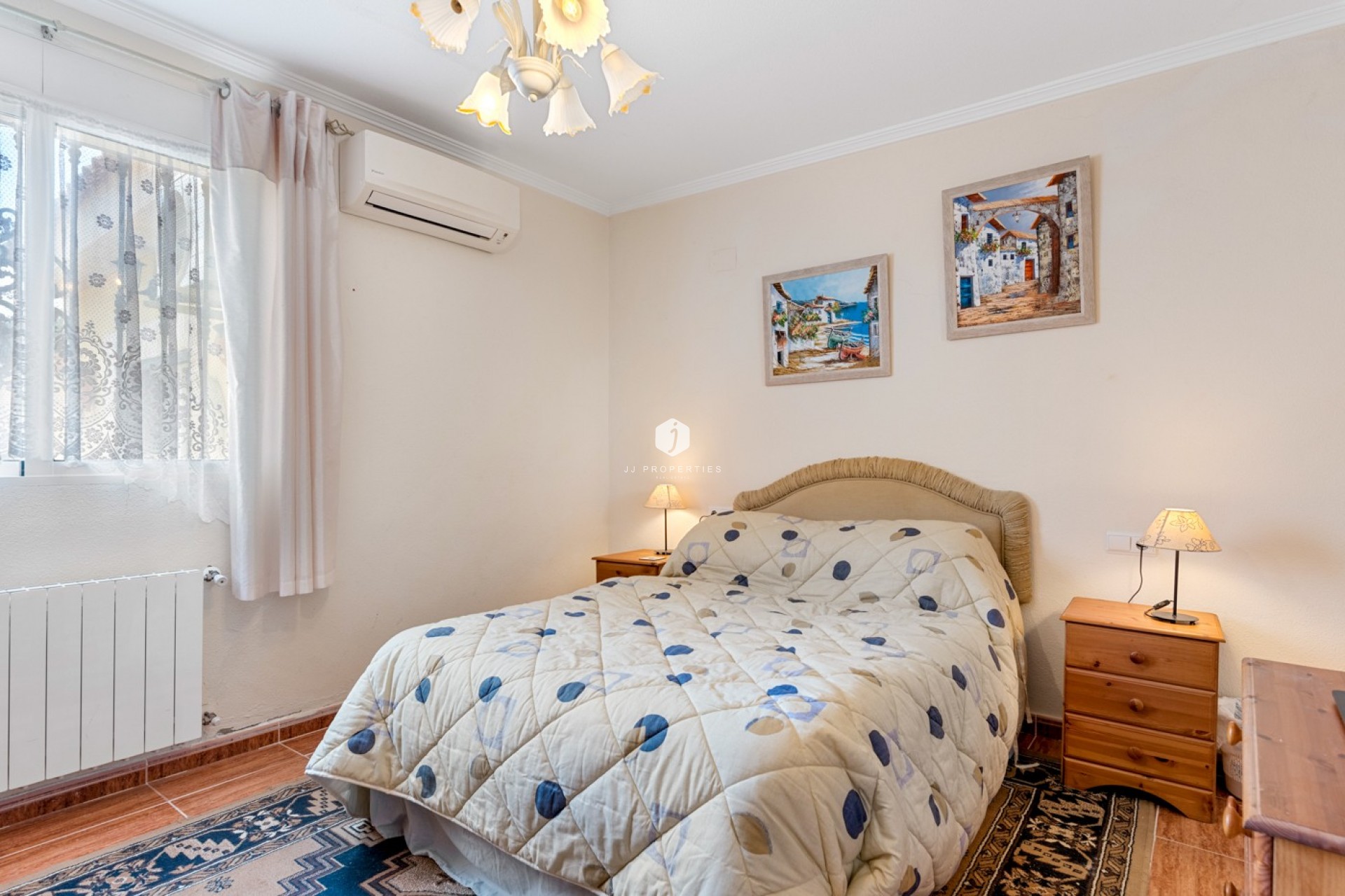 Tweedehands - Villa -
Jacarilla - Inland