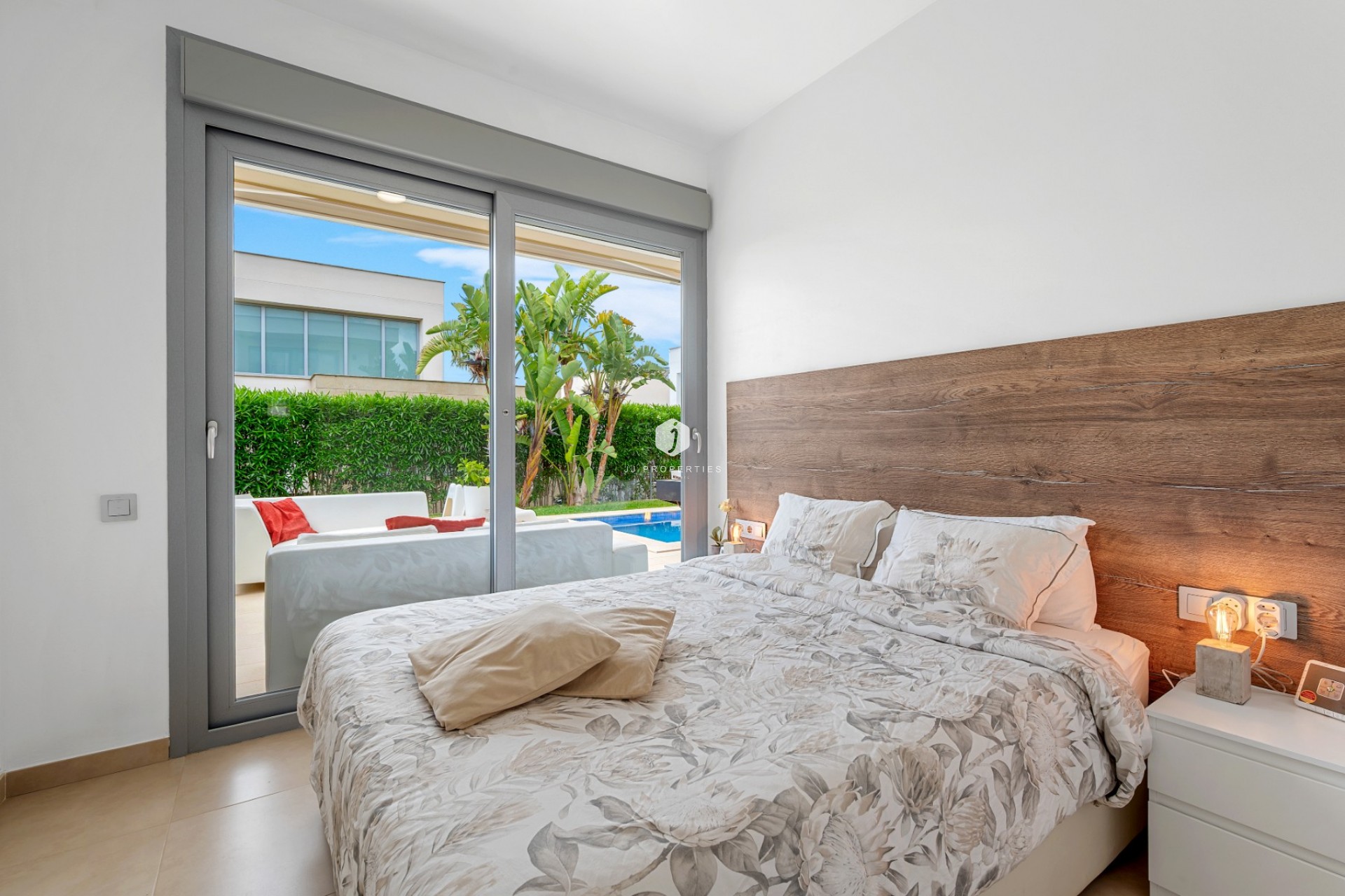 Tweedehands - Villa -
Jacarilla - Inland