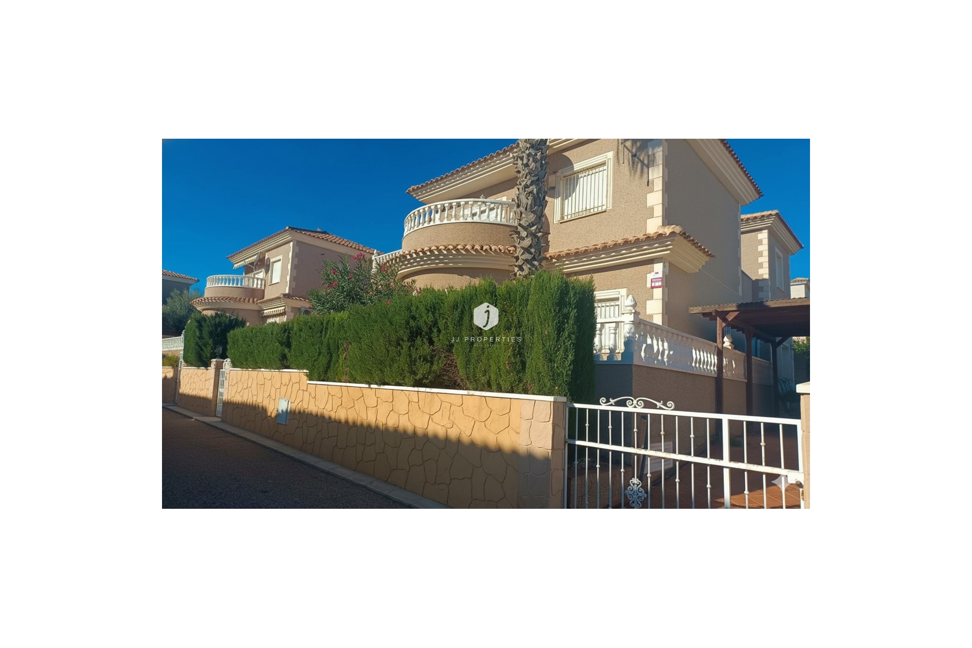 Tweedehands - Villa -
Los Altos - Costa Blanca
