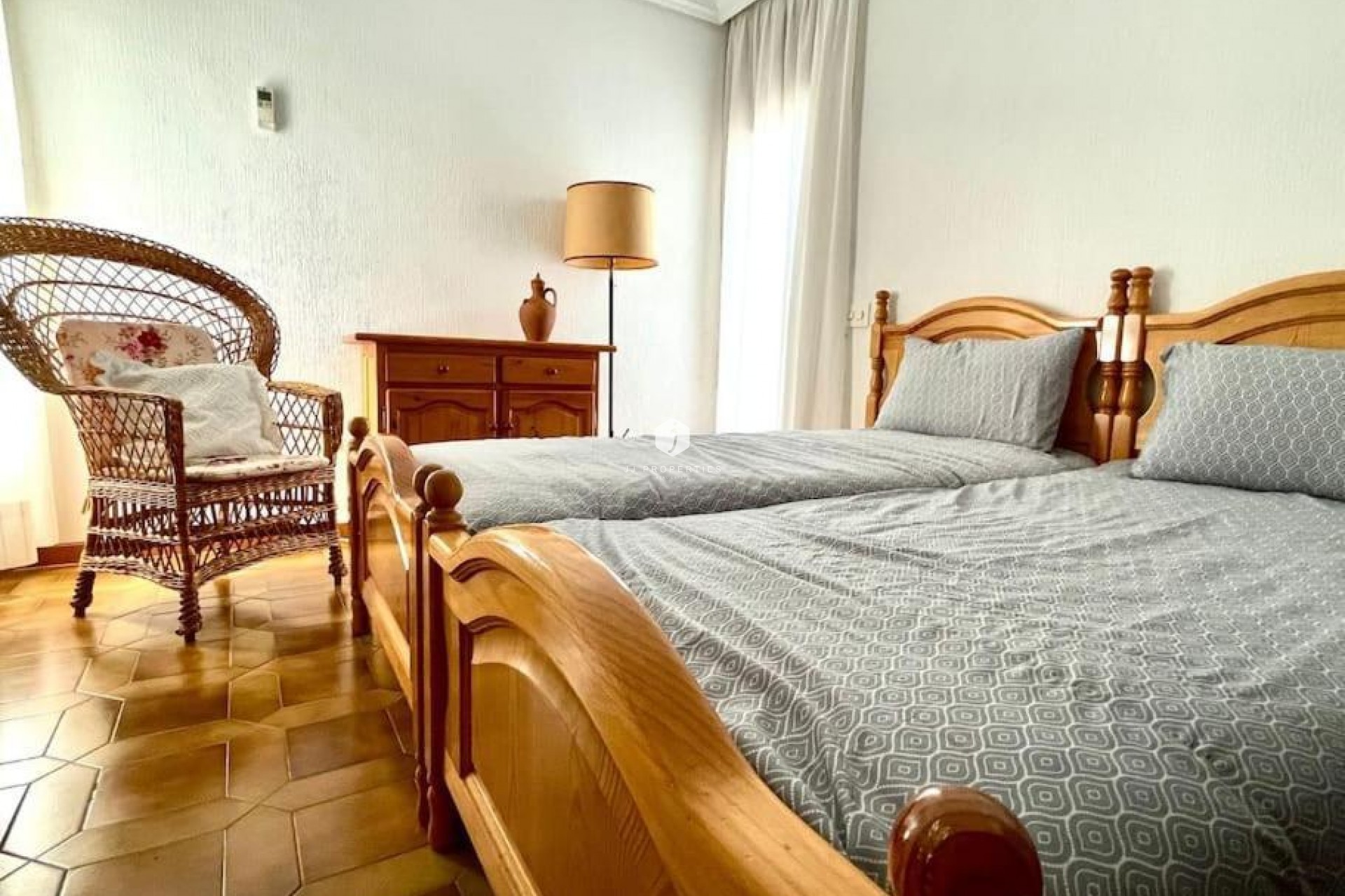 Tweedehands - Villa -
Orihuela Costa - Campoamor