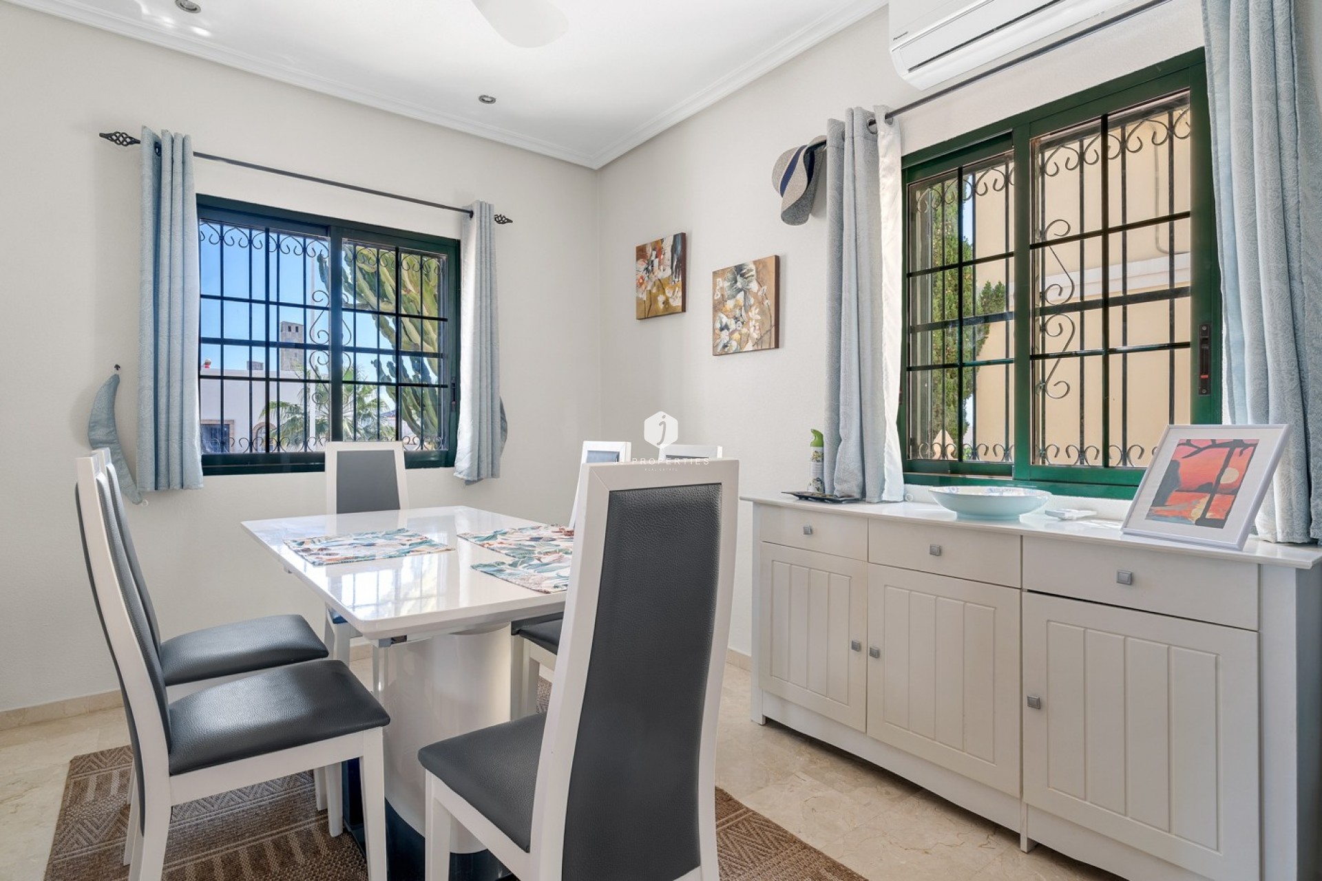 Tweedehands - Villa -
Orihuela Costa - Costa Blanca