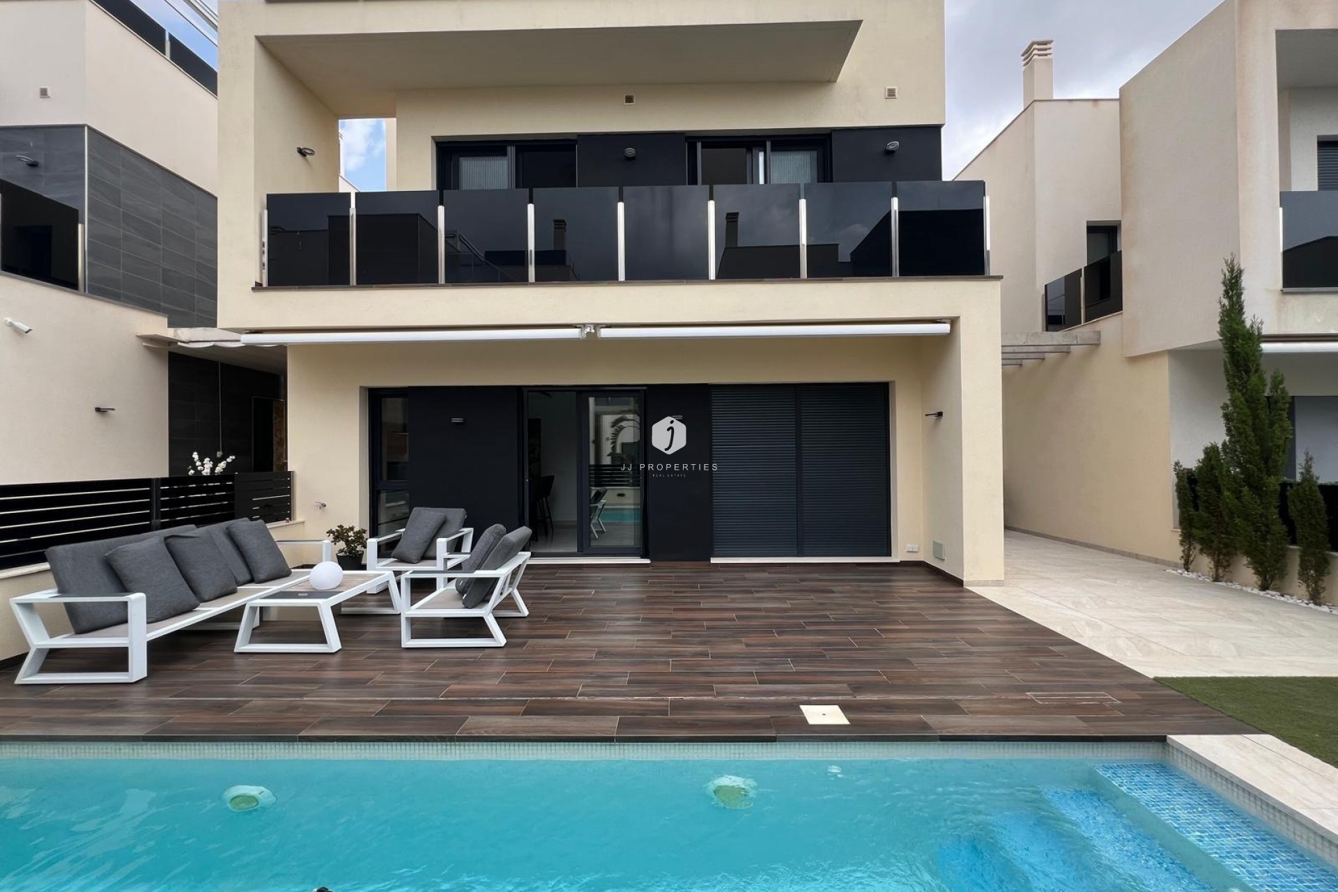 Tweedehands - Villa -
Orihuela Costa - Lomas de Cabo Roig