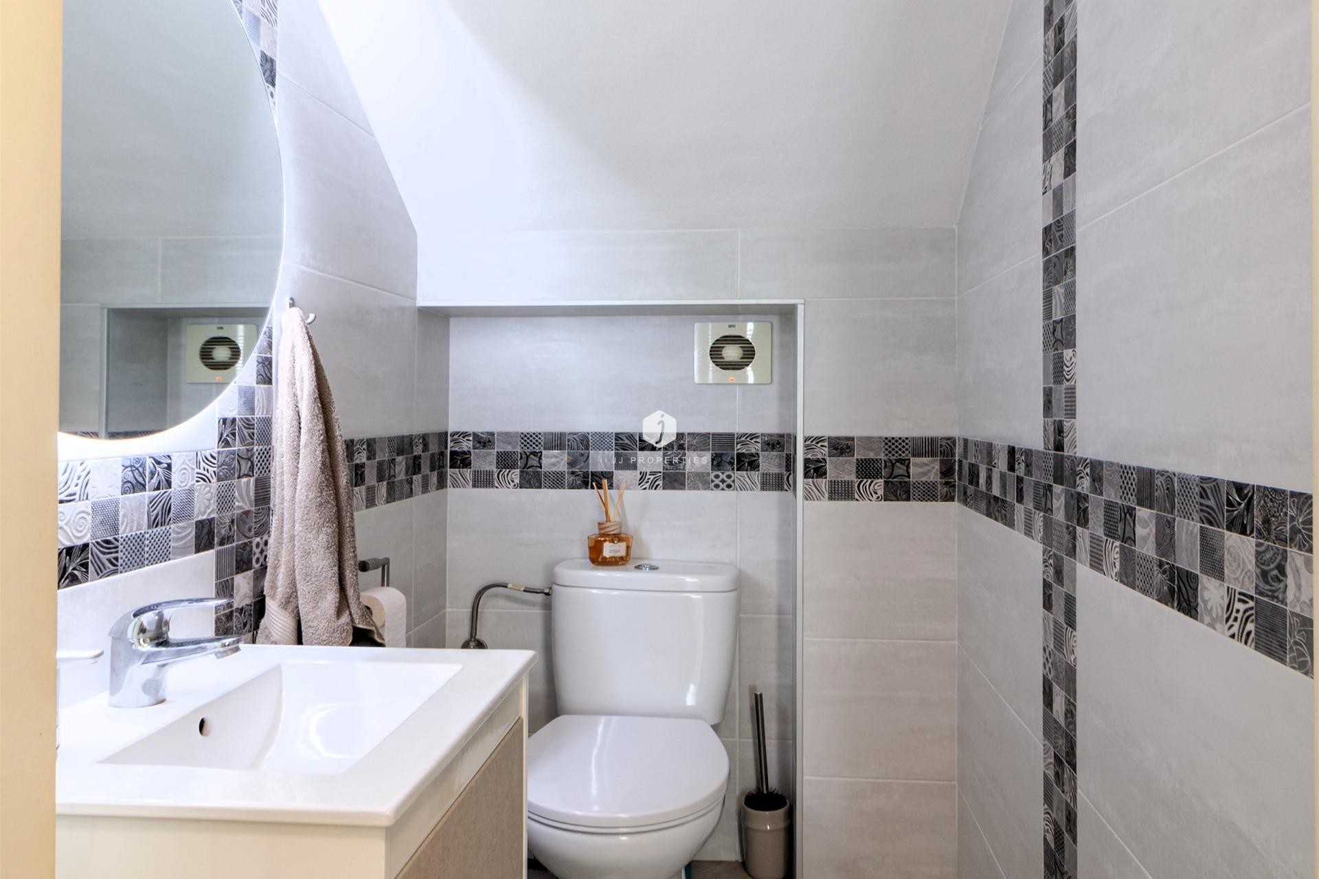 Tweedehands - Villa -
Orihuela Costa - Los Almendros-la Florida