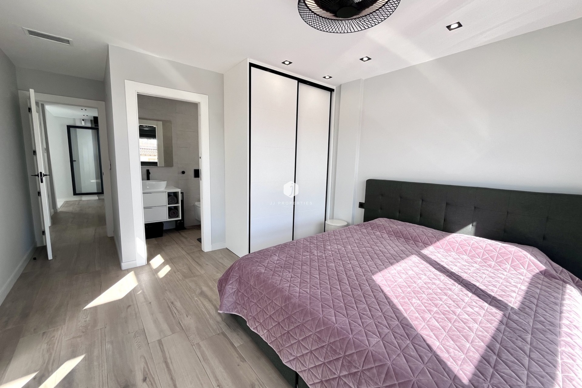 Tweedehands - Villa -
Punta Prima - Costa Blanca