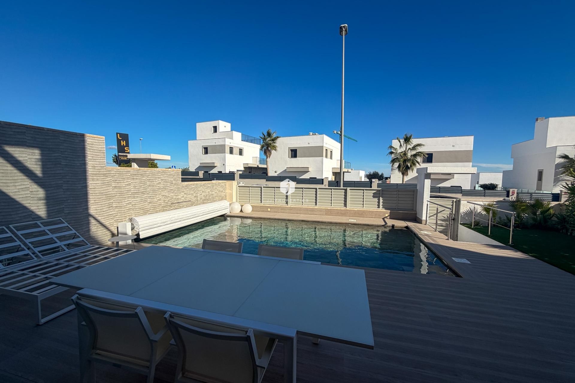 Tweedehands - Villa -
San Miguel de Salinas - Bellavista