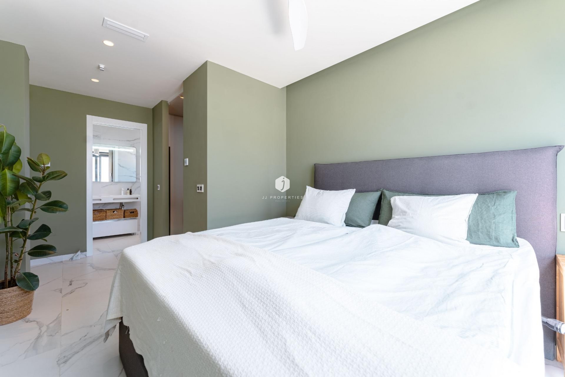 Tweedehands - Villa -
San Miguel de Salinas - Bellavista