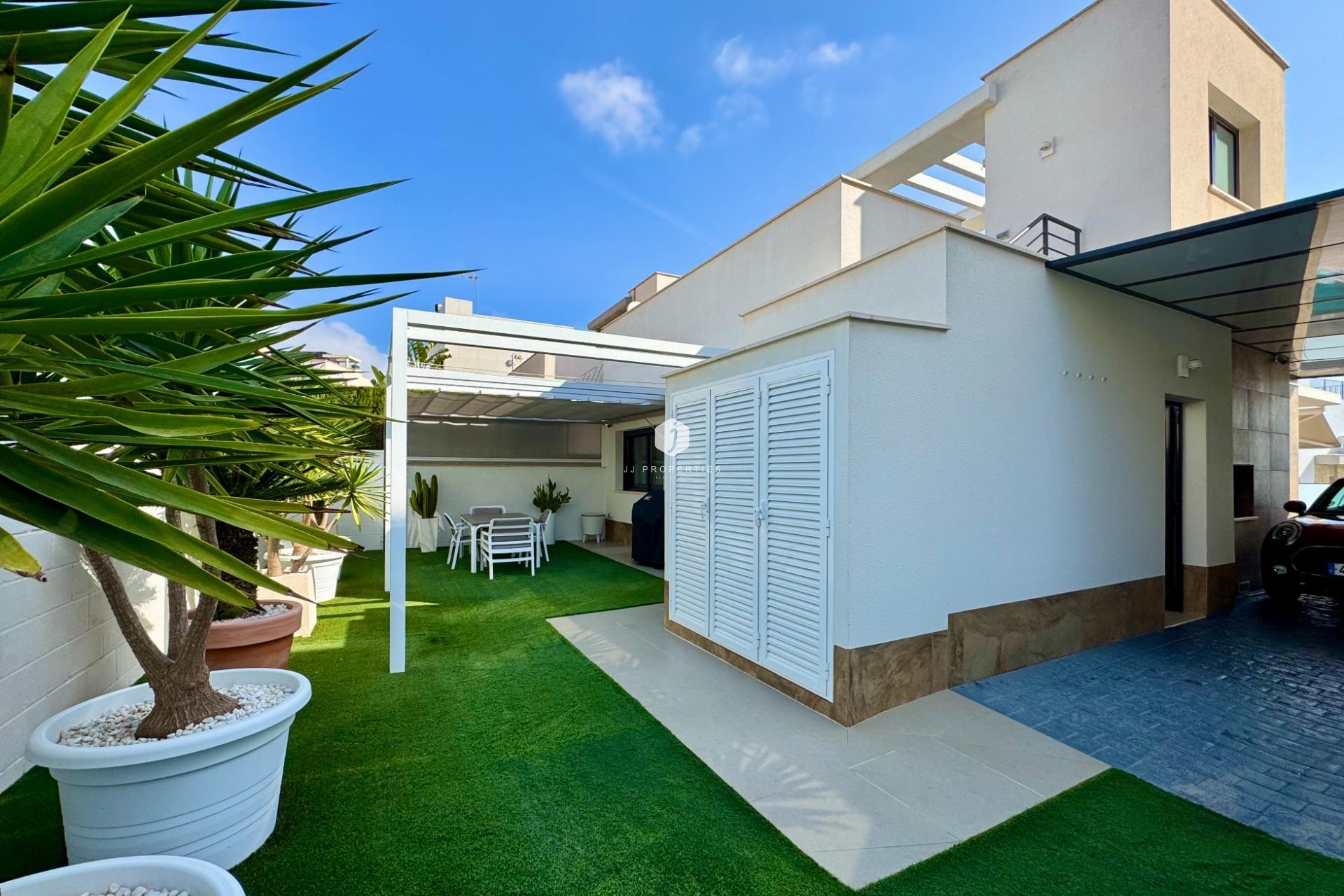 Tweedehands - Villa -
San Miguel de Salinas - Bellavista