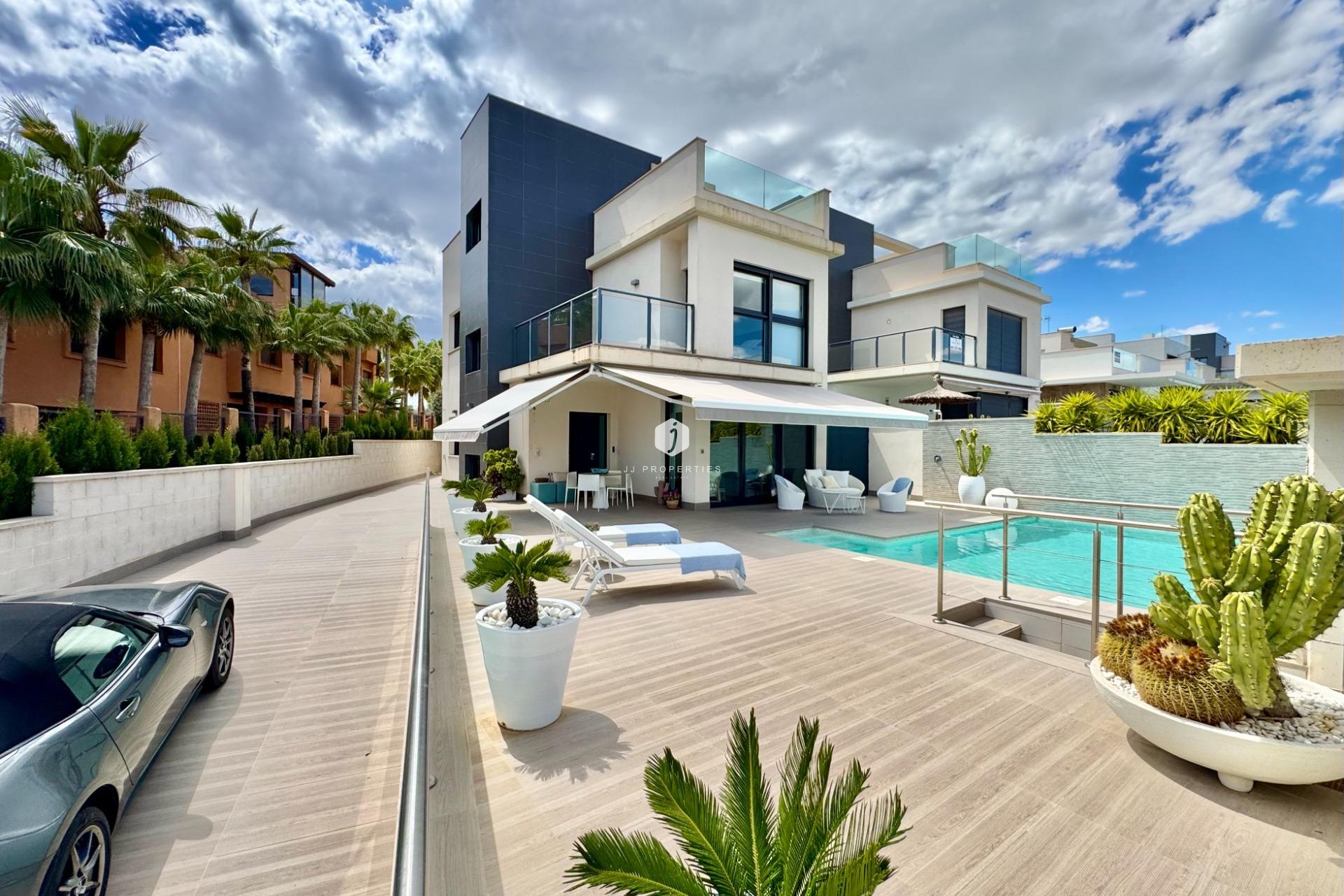 Tweedehands - Villa -
San Miguel de Salinas - Bellavista