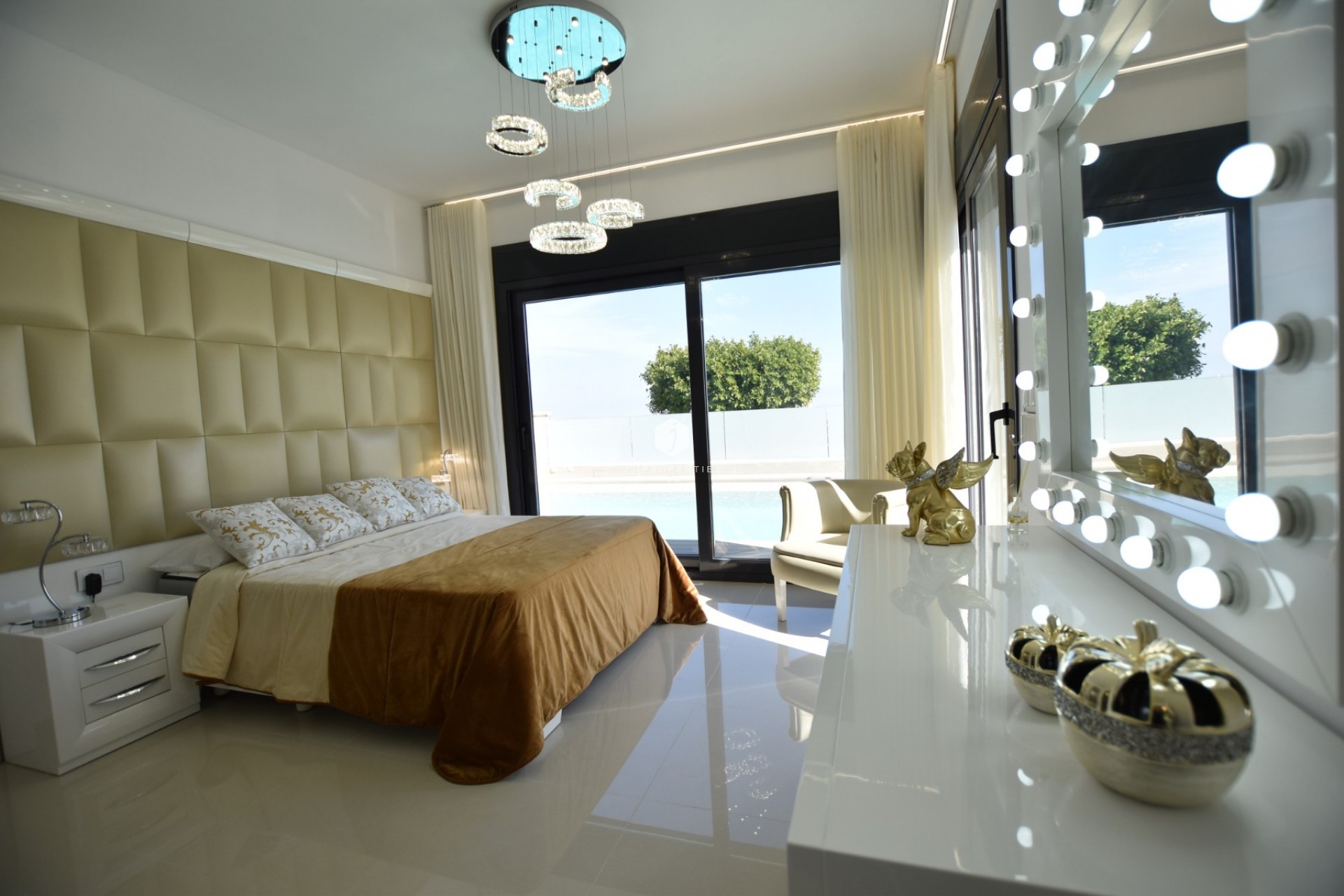 Tweedehands - Villa -
San Miguel de Salinas - Inland