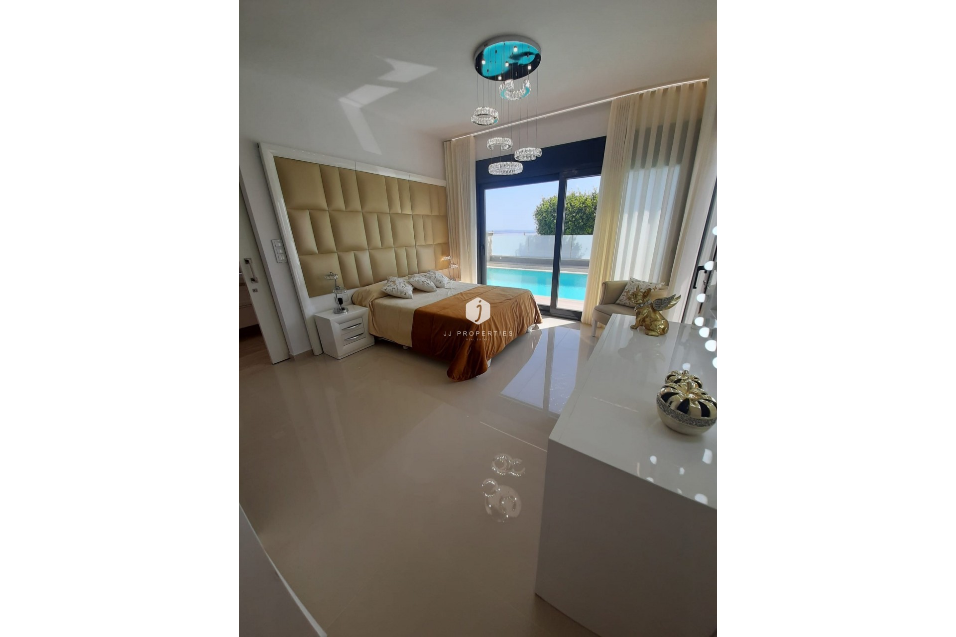 Tweedehands - Villa -
San Miguel de Salinas - Inland