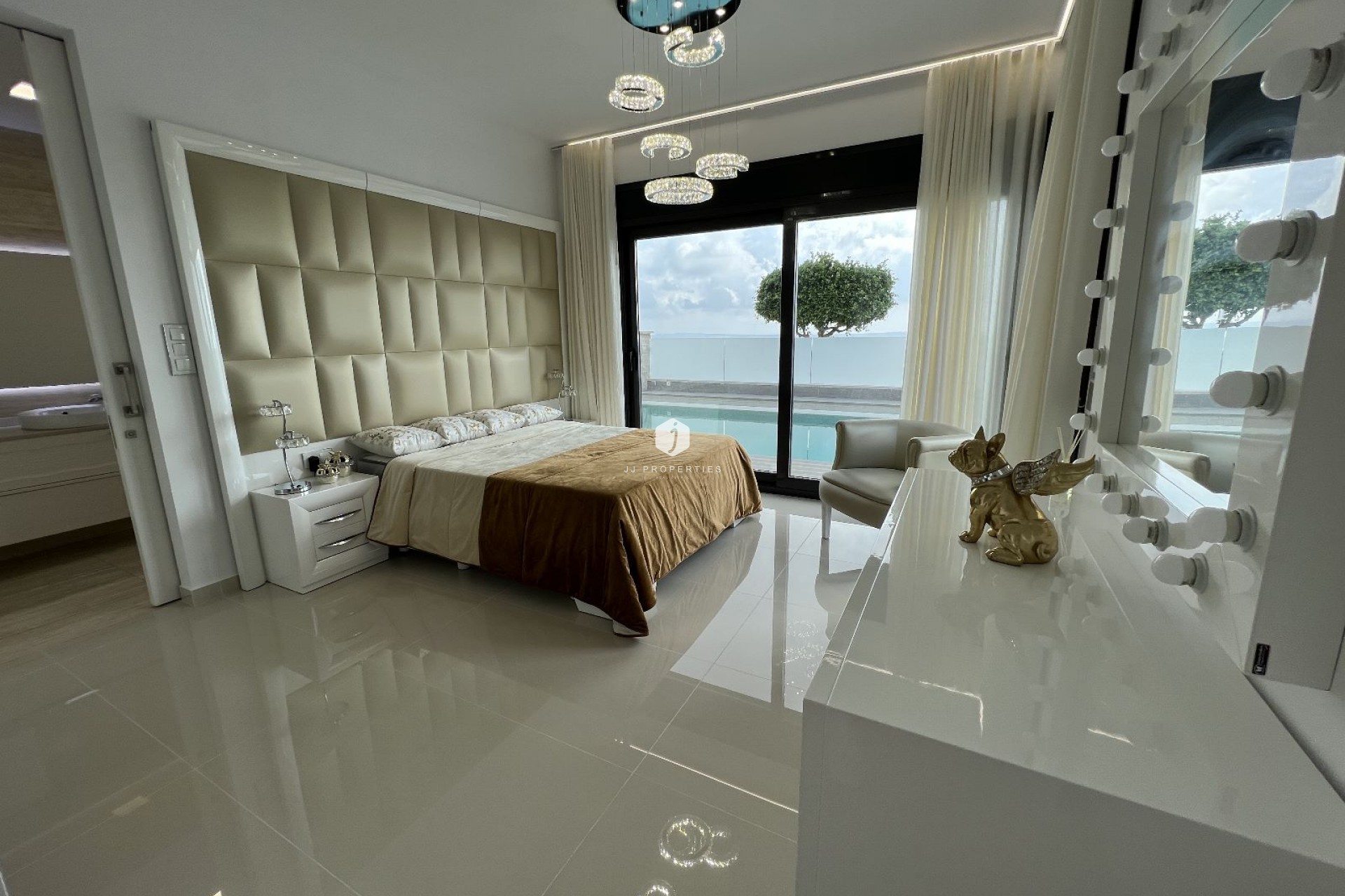 Tweedehands - Villa -
San Miguel de Salinas - Inland