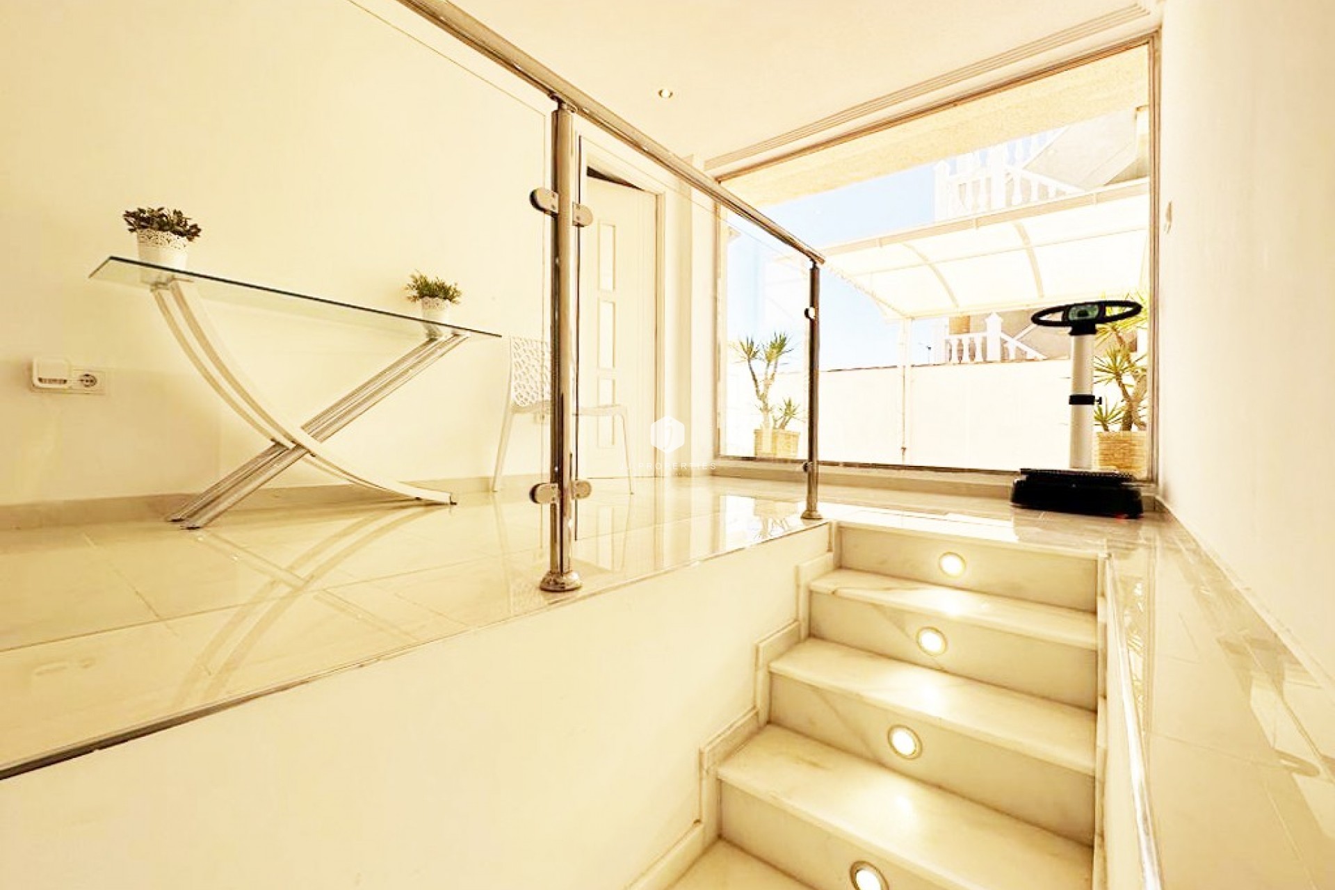 Tweedehands - Villa -
San Miguel de Salinas - Inland