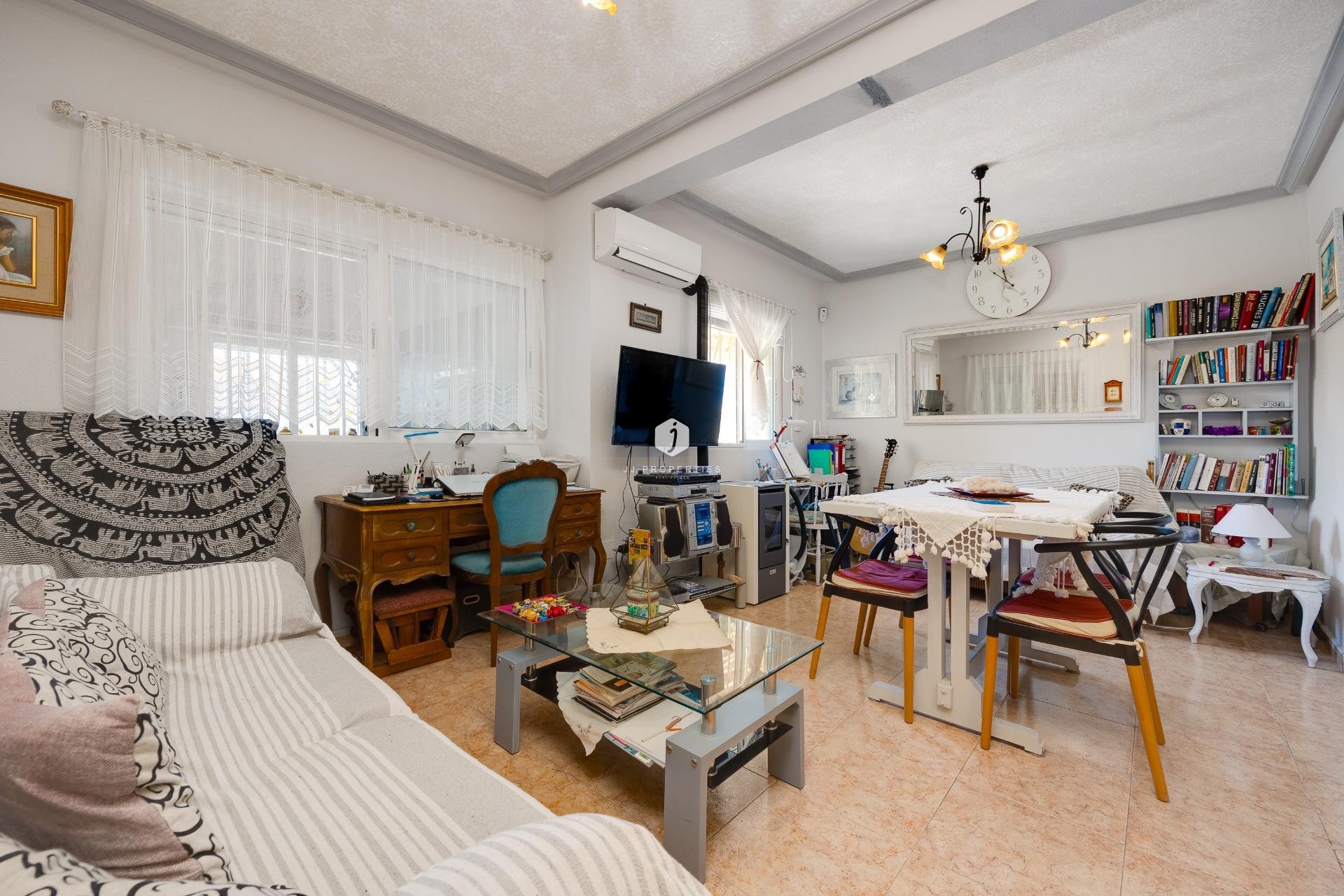 Tweedehands - Villa -
Torrevieja - aguas nuevas