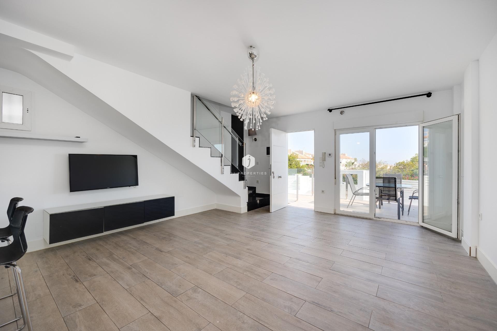 Tweedehands - Villa -
Torrevieja - aguas nuevas