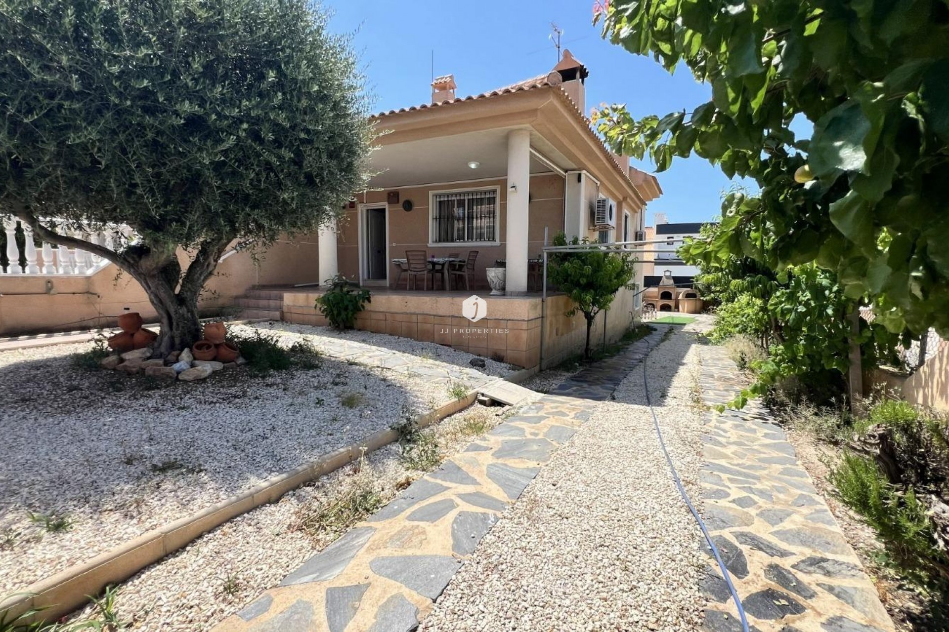 Tweedehands - Villa -
Torrevieja - aguas nuevas