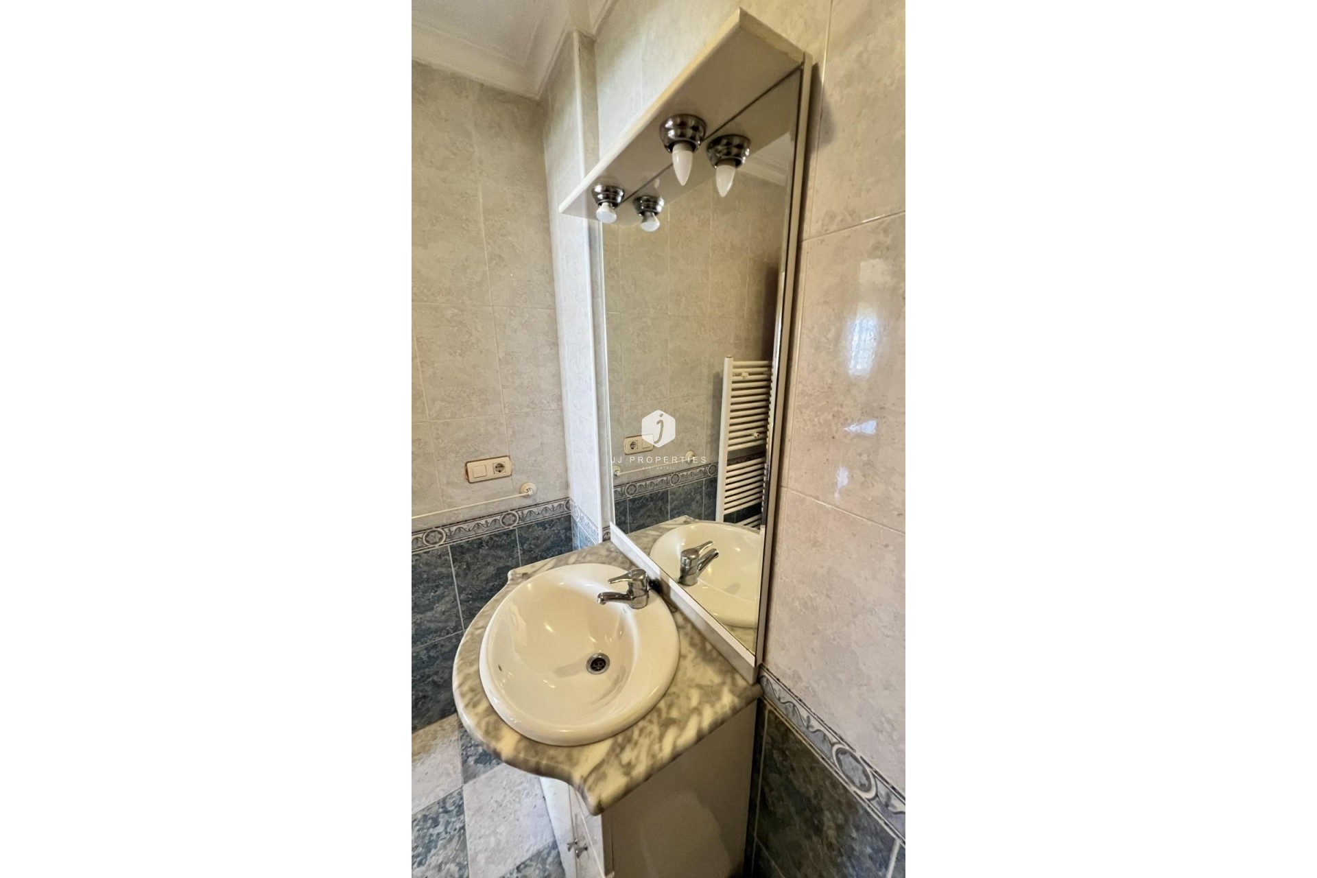 Tweedehands - Villa -
Torrevieja - aguas nuevas