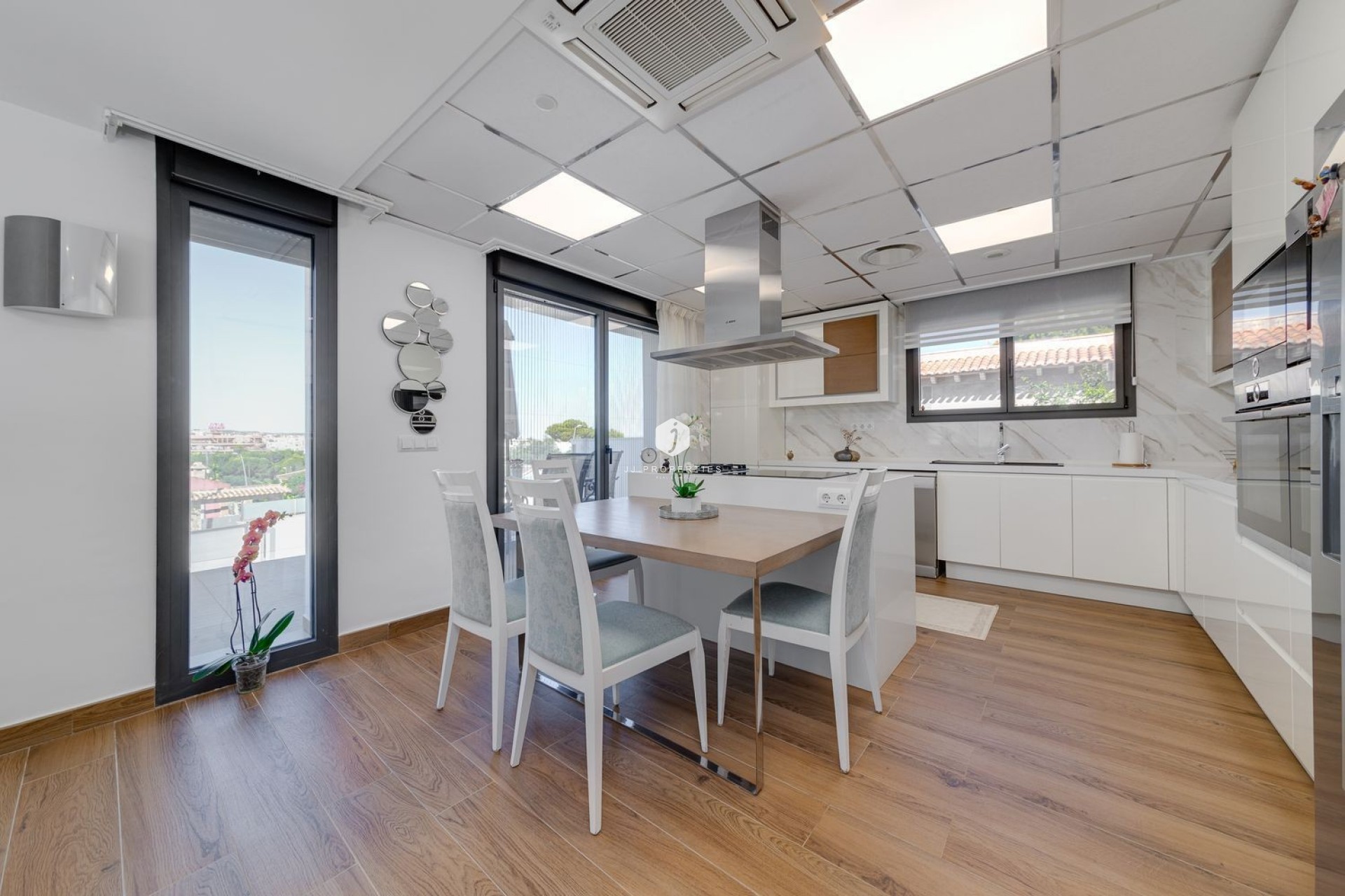 Tweedehands - Villa -
Torrevieja - Costa Blanca