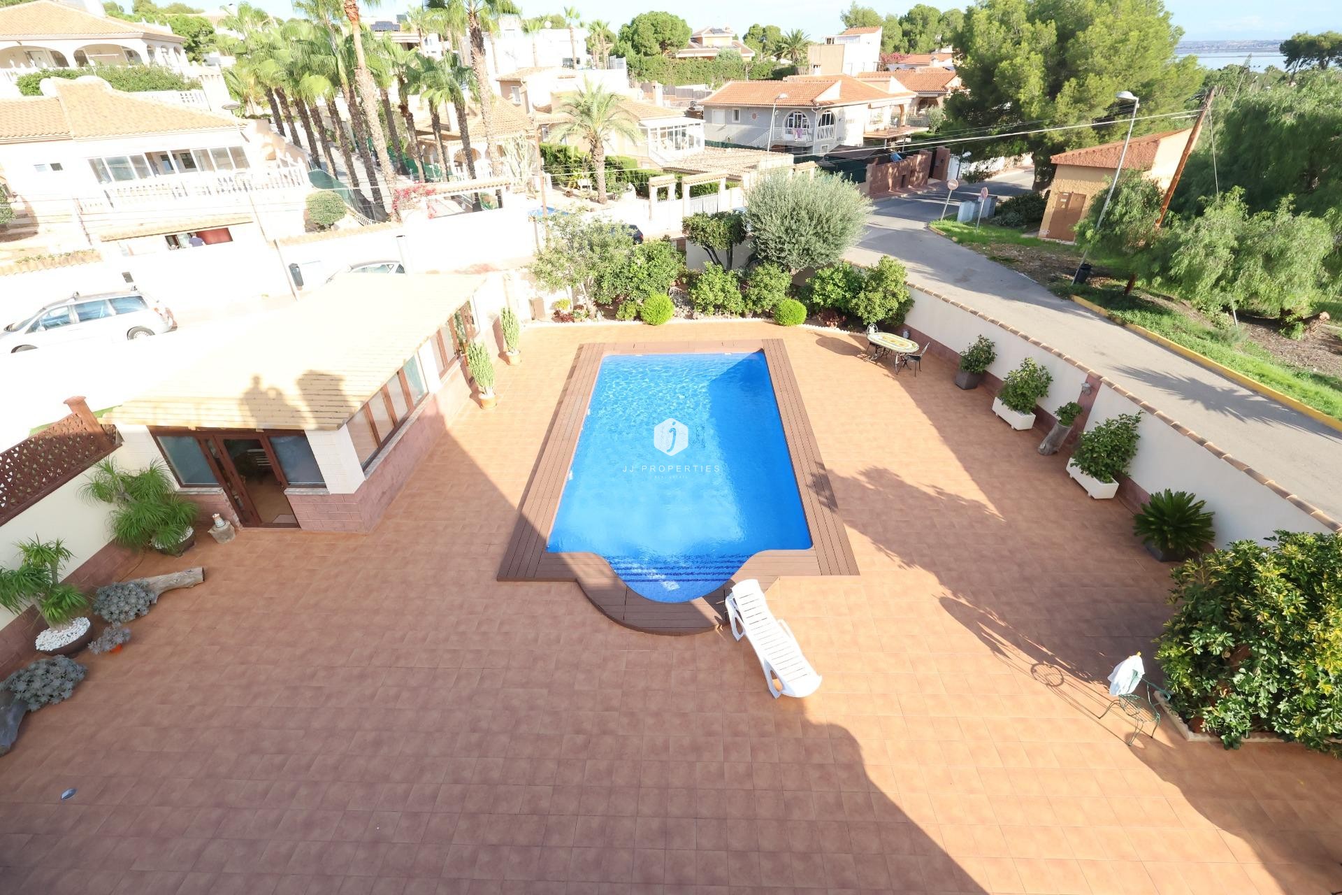 Tweedehands - Villa -
Torrevieja - Costa Blanca