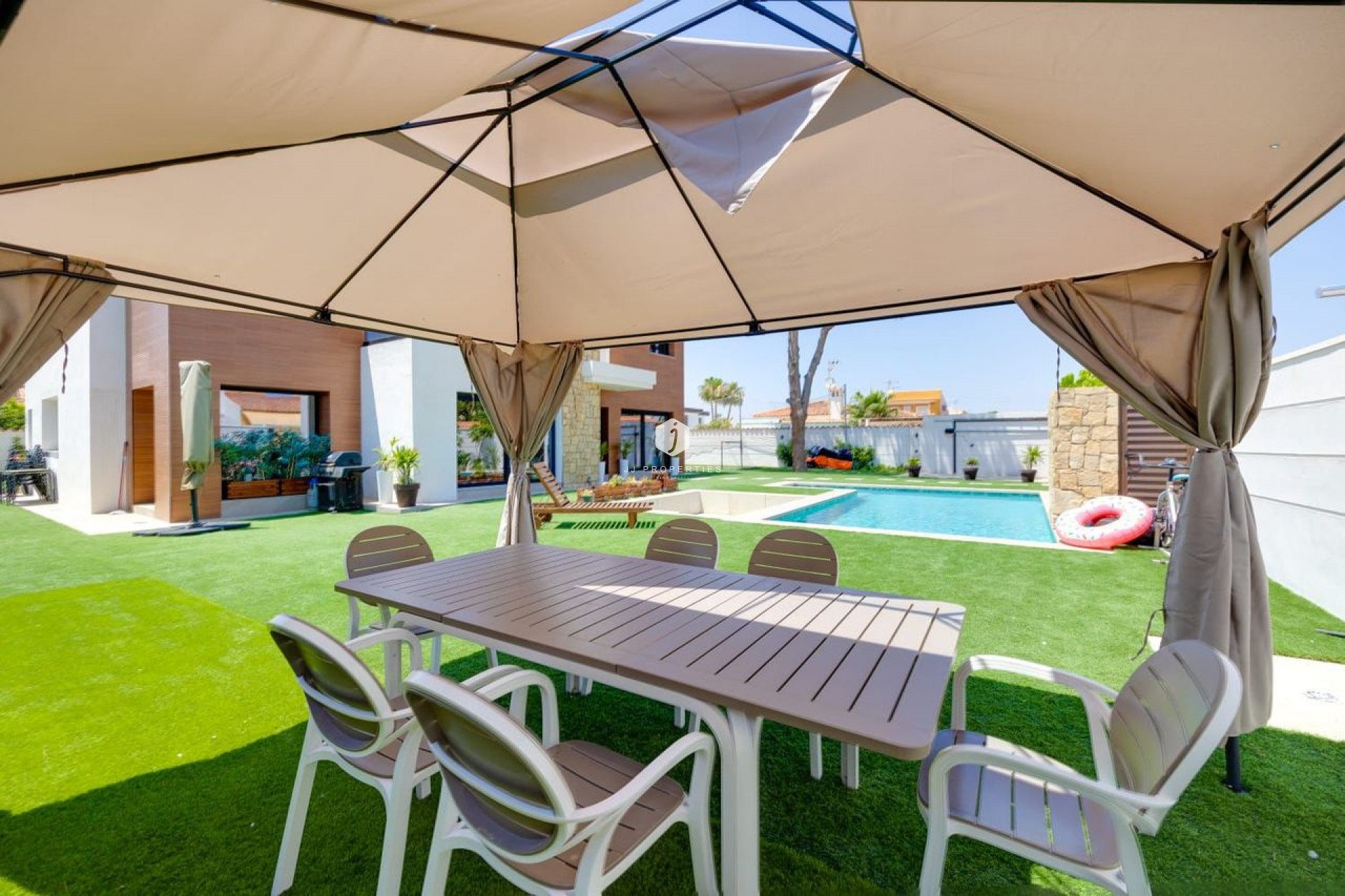 Tweedehands - Villa -
Torrevieja - Costa Blanca