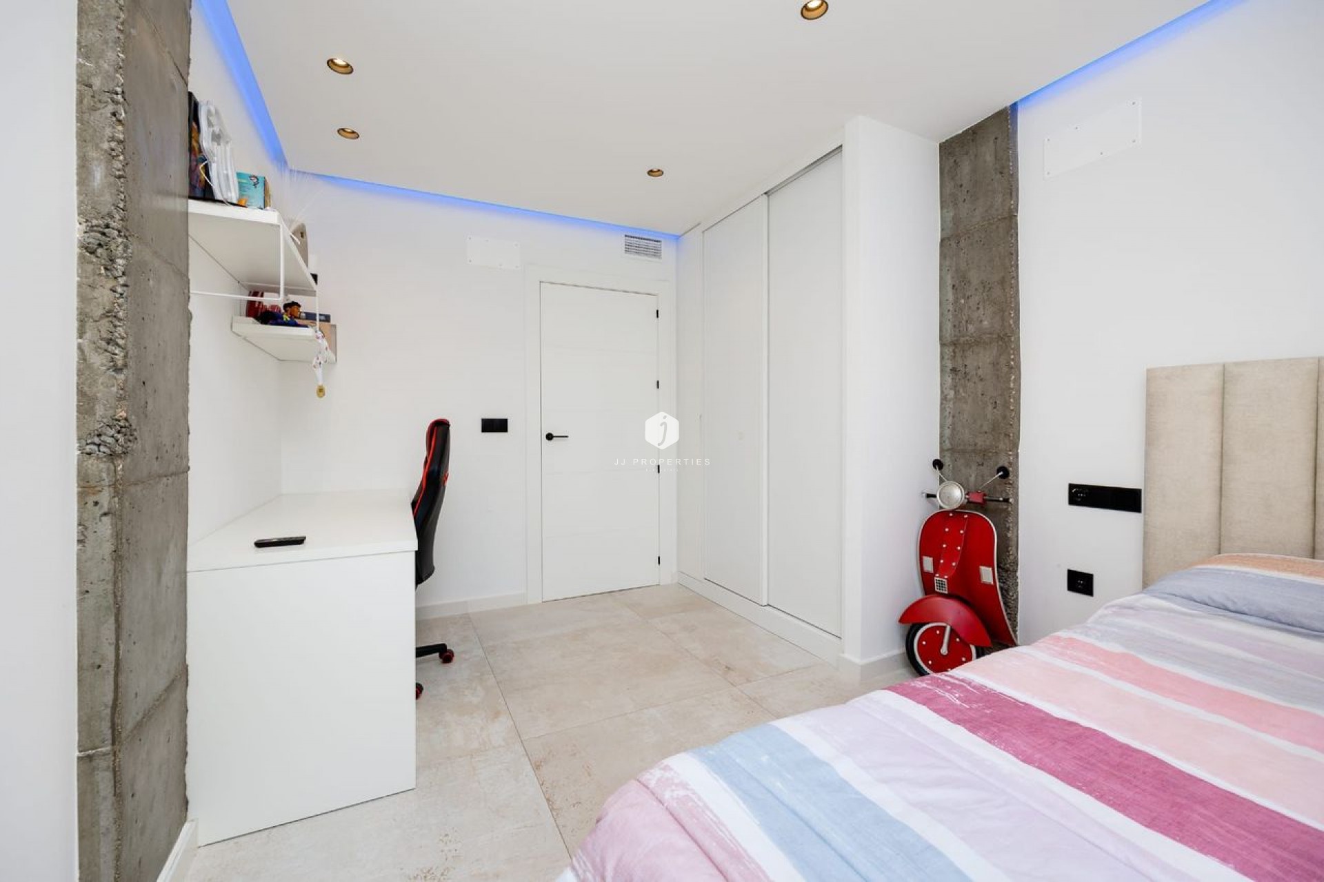 Tweedehands - Villa -
Torrevieja - Costa Blanca