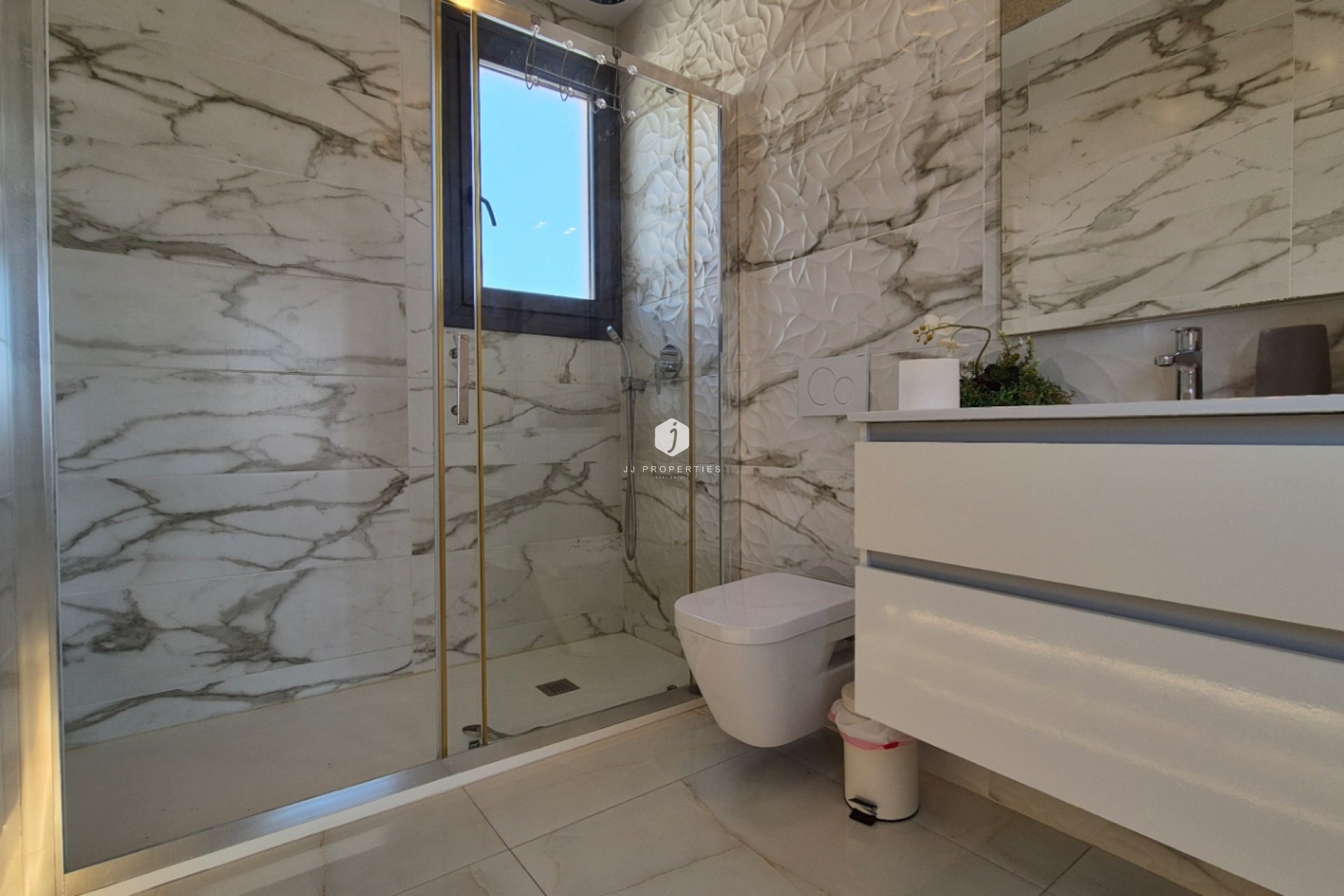 Tweedehands - Villa -
Torrevieja - Costa Blanca