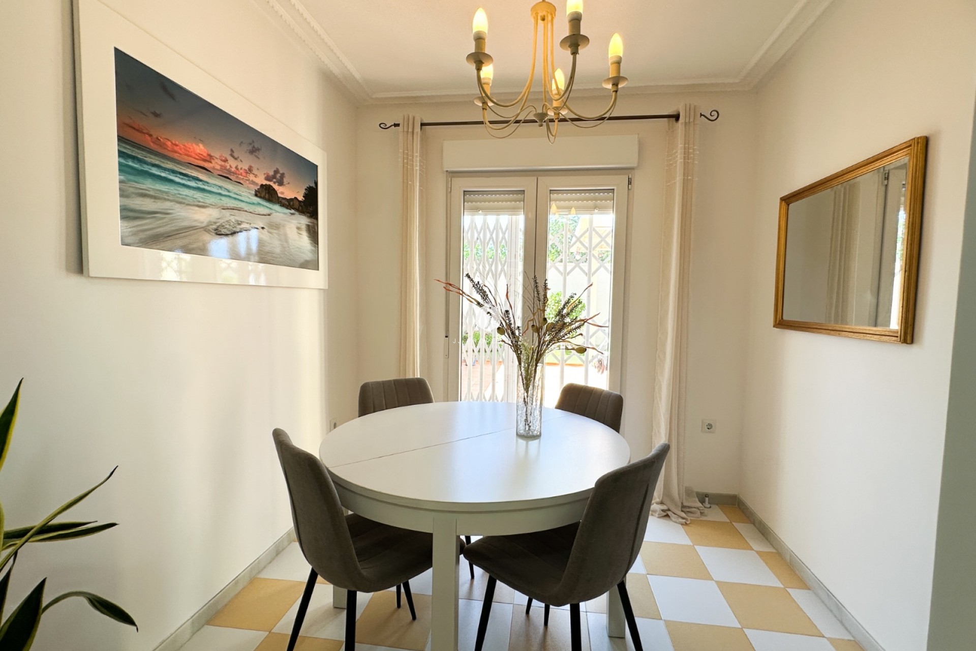 Tweedehands - Villa -
Torrevieja - Costa Blanca