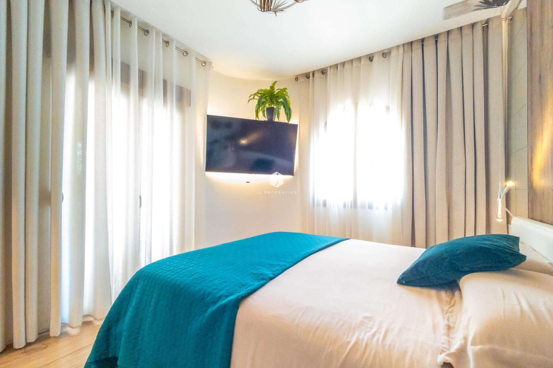 Tweedehands - Villa -
Torrevieja - El chaparral