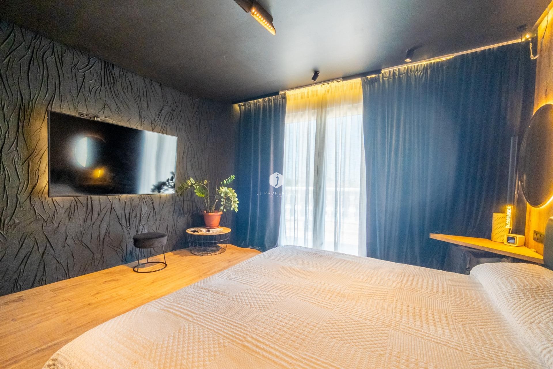 Tweedehands - Villa -
Torrevieja - El chaparral