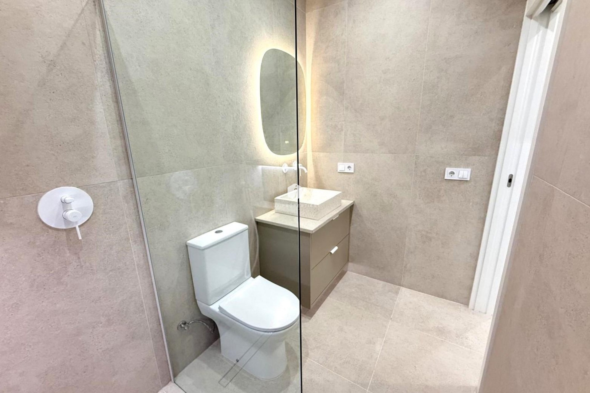 Tweedehands - Villa -
Torrevieja - El chaparral