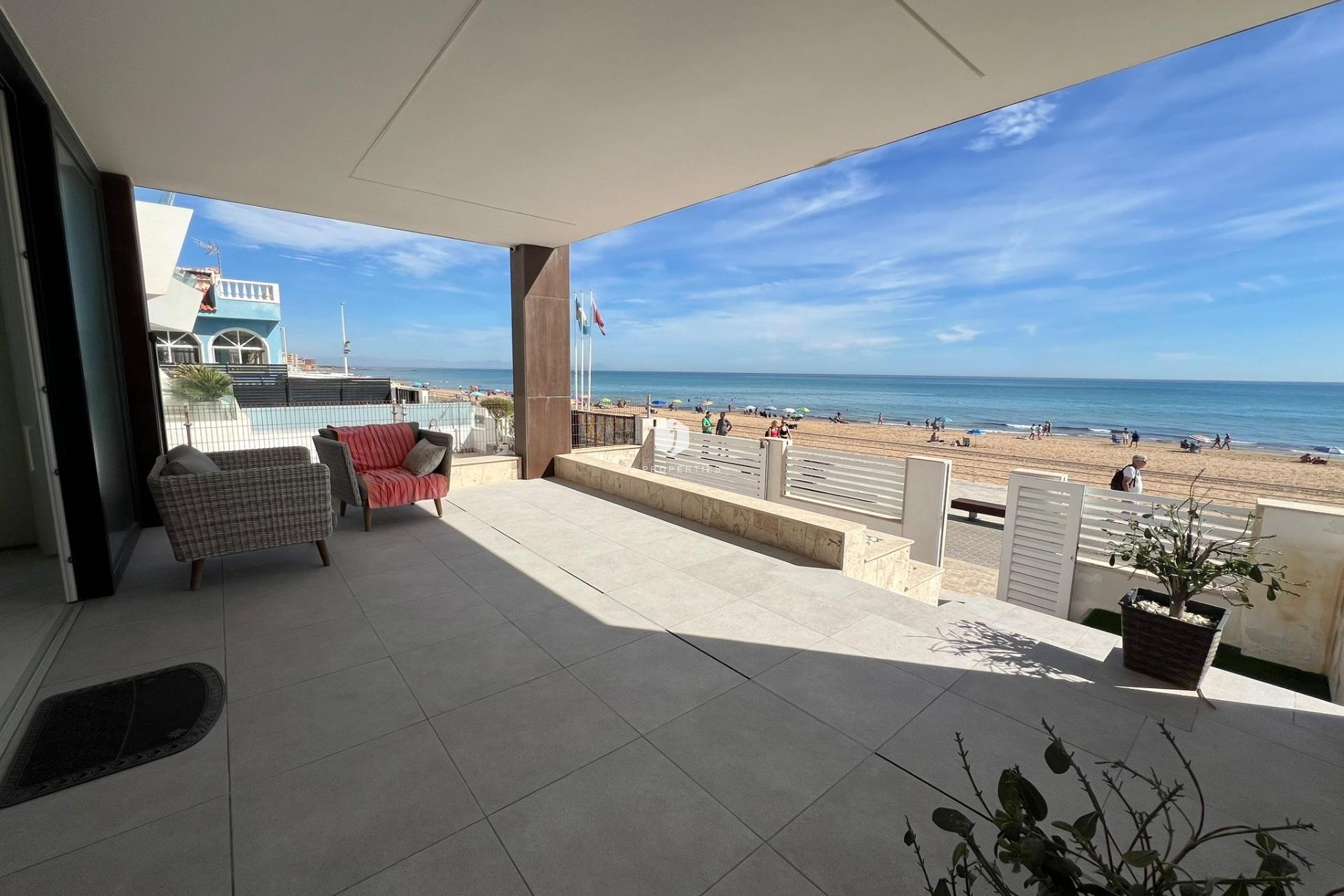 Tweedehands - Villa -
Torrevieja - La Mata