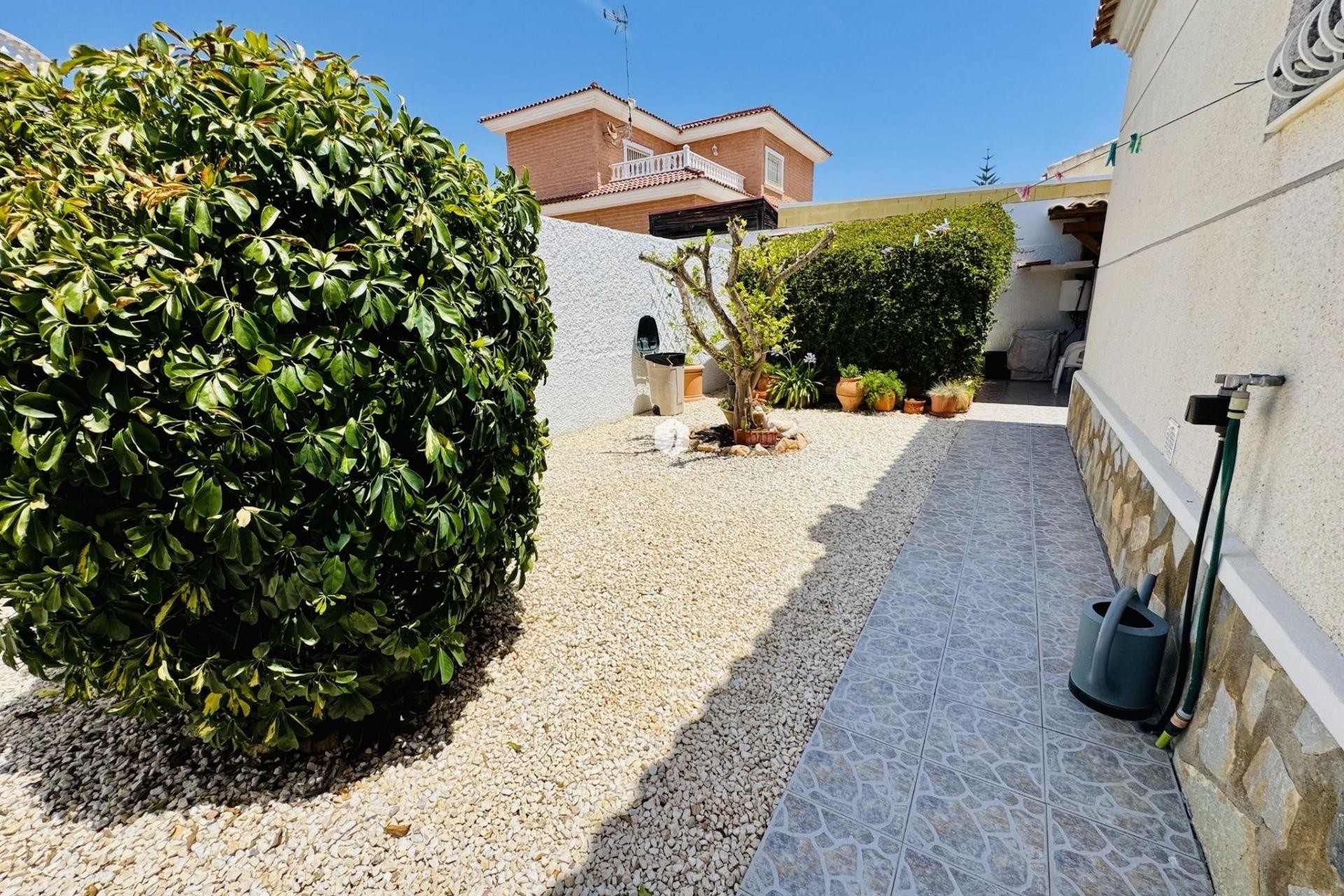 Tweedehands - Villa -
Torrevieja - La Siesta - El Salado - Torreta