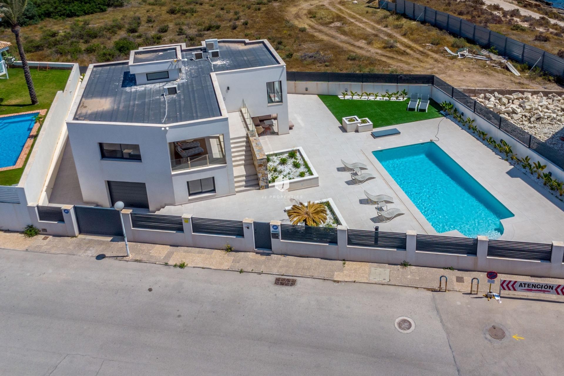 Tweedehands - Villa -
Torrevieja - La veleta