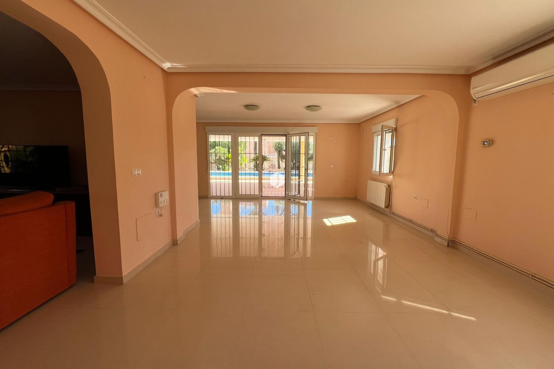 Tweedehands - Villa -
Torrevieja - Torreta Florida