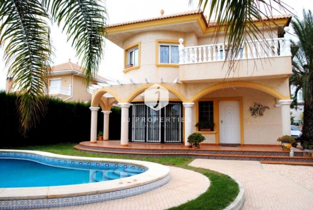 Villa - Aus zweiter Hand - La Zenia -
                Costa Blanca