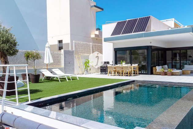 Villa - Aus zweiter Hand - San Miguel de Salinas -
                Bellavista